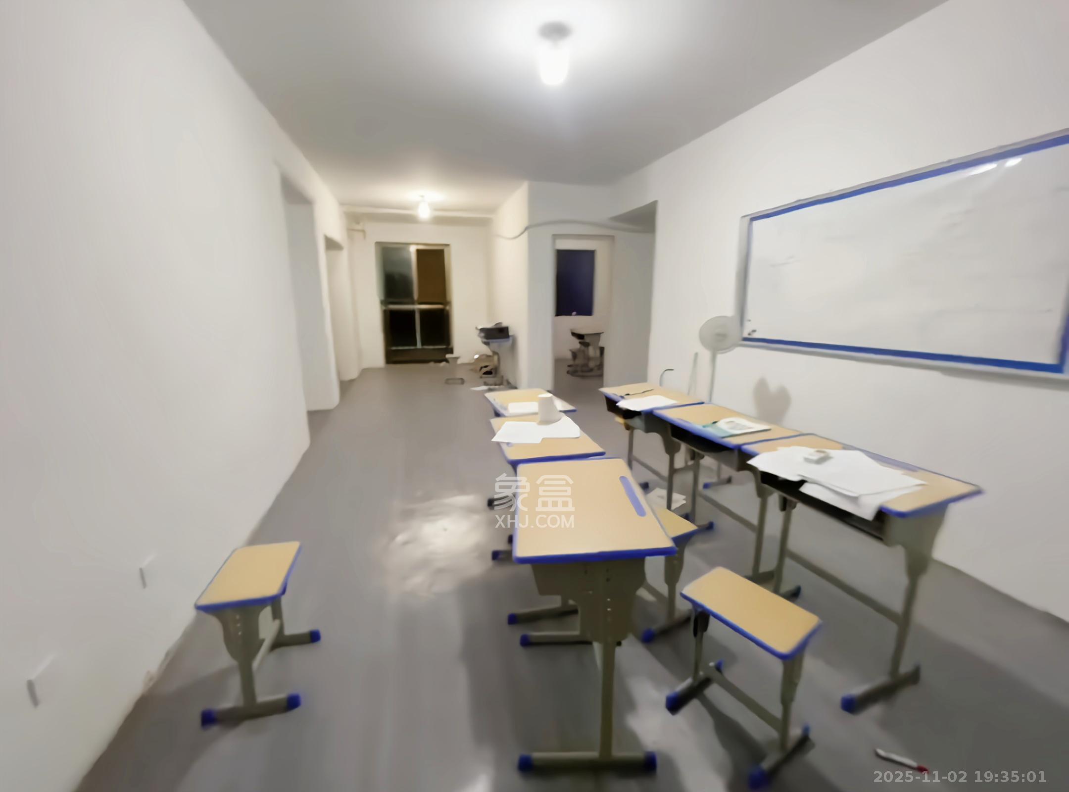 梅溪鑫苑名家  3室2厅2卫    1800.0元/月室内图