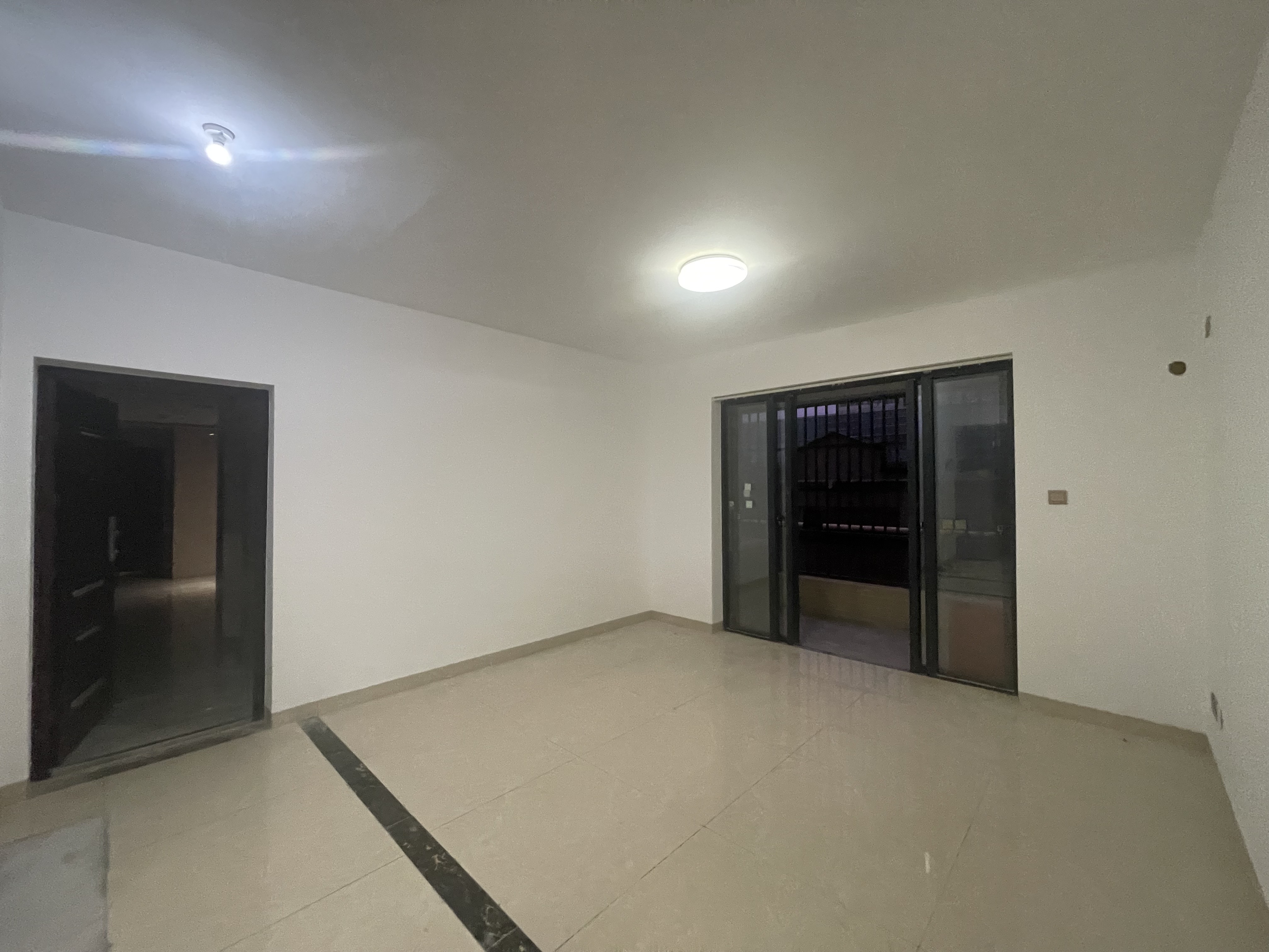 现代美居(喜盈门) 3室2厅2卫 2600.0元/月 现代美居(喜盈门) 3室2厅2卫 2600.0元/月室内图