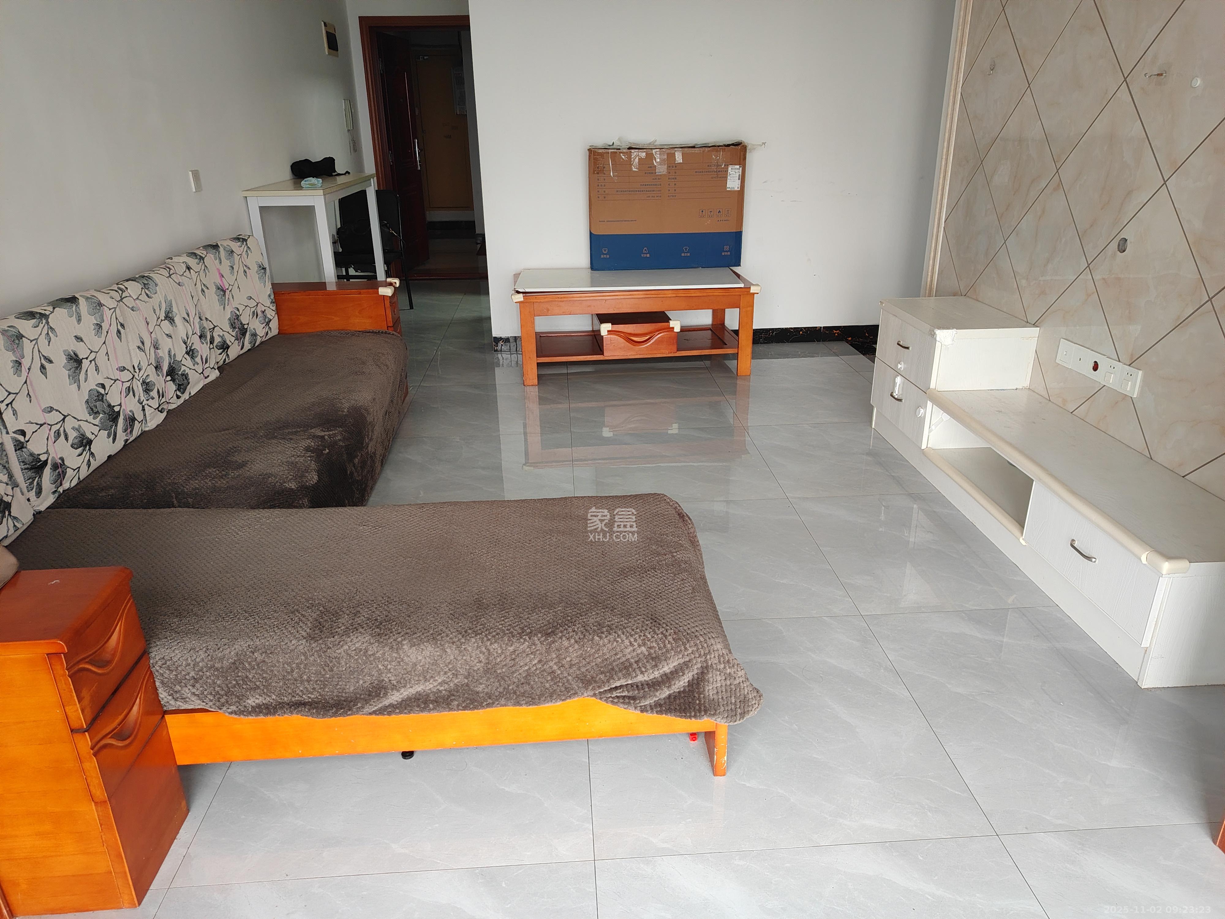 谷山庭院二期  3室2厅1卫    1900.0元/月室内图