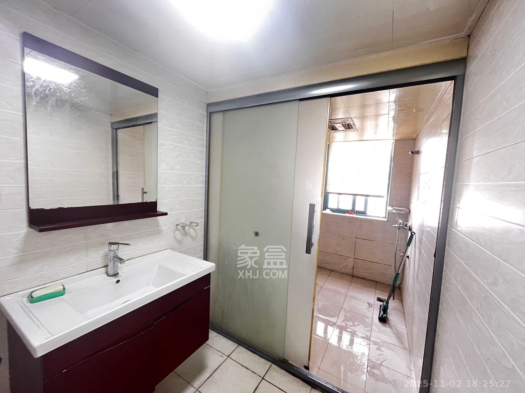 蝴蝶谷  3室2厅1卫    1700.0元/月室内图