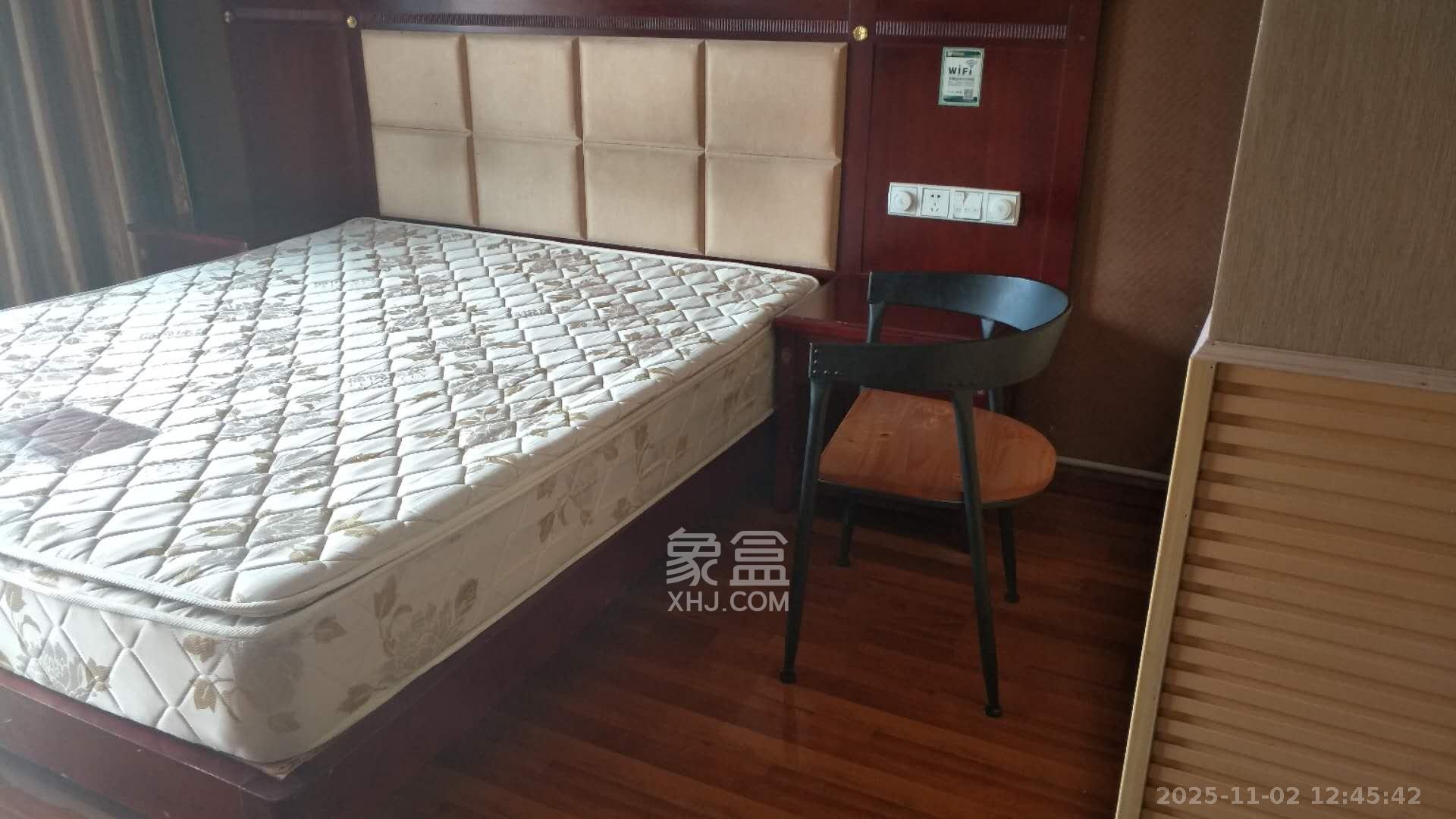 名富公寓  1室1厅1卫    1300.0元/月