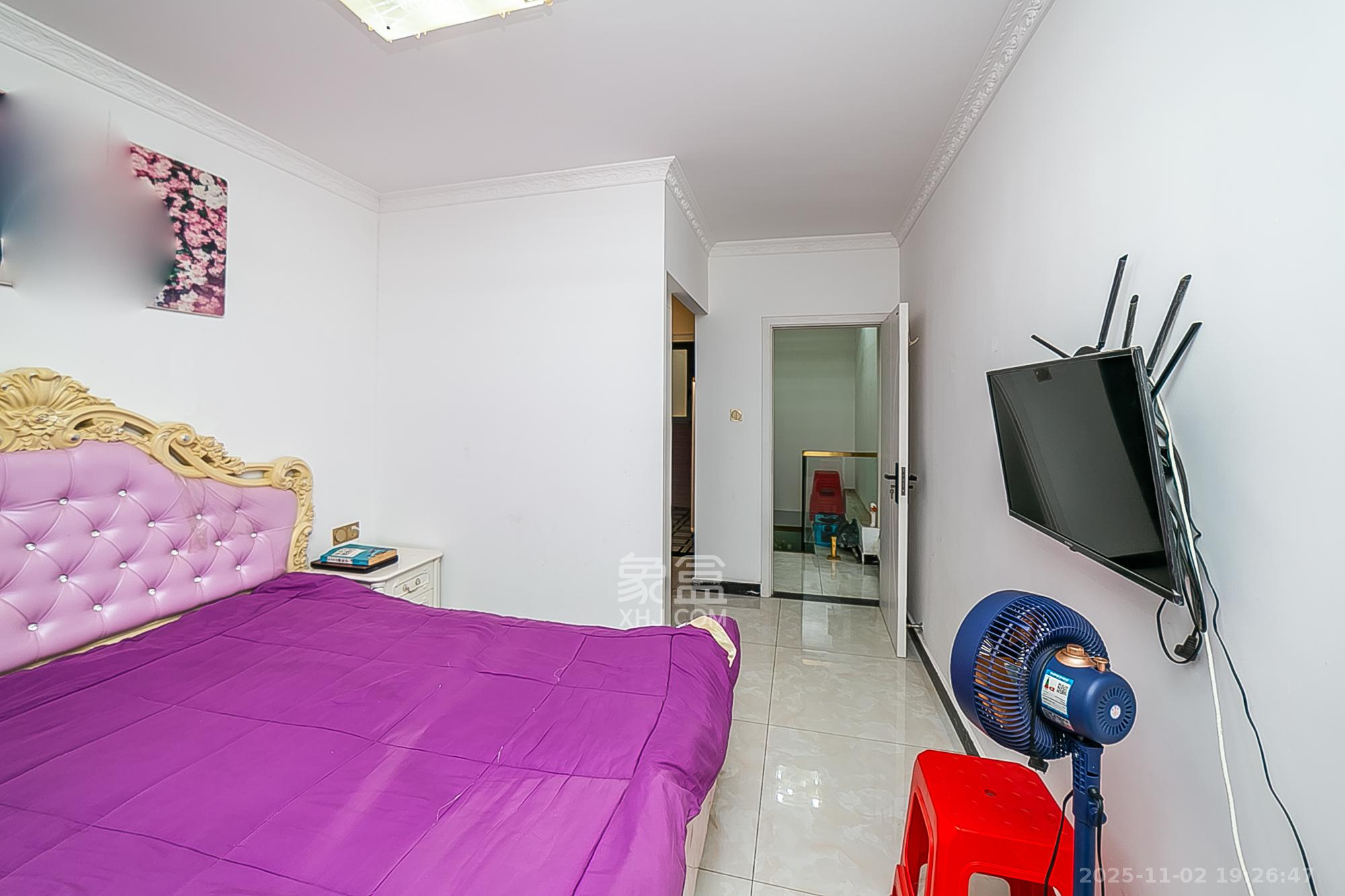 湘江锦绣  3室2厅2卫    118.0万卧室