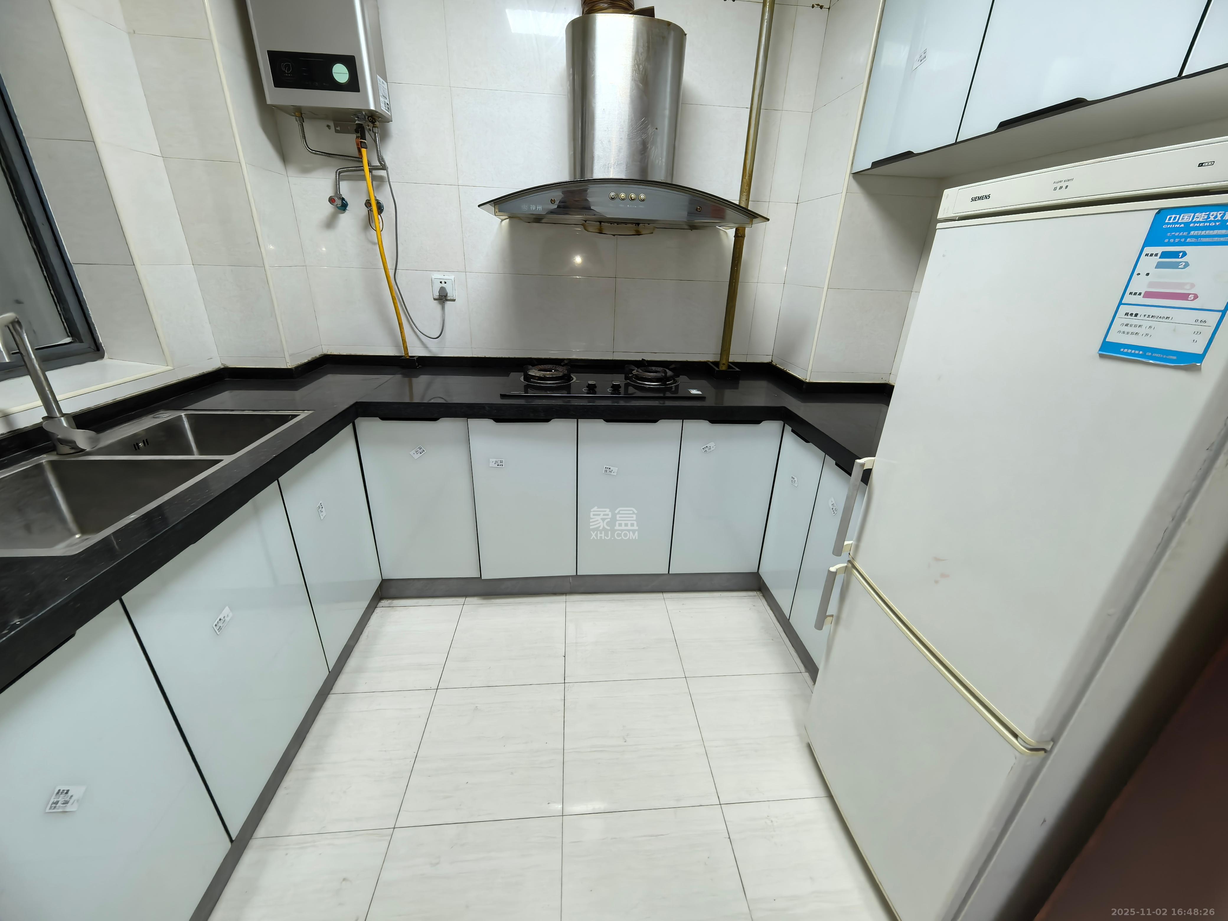 中城丽景香山园 2室2厅1卫 2500.0元/月 中城丽景香山园 2室2厅1卫 2500.0元/月室内图