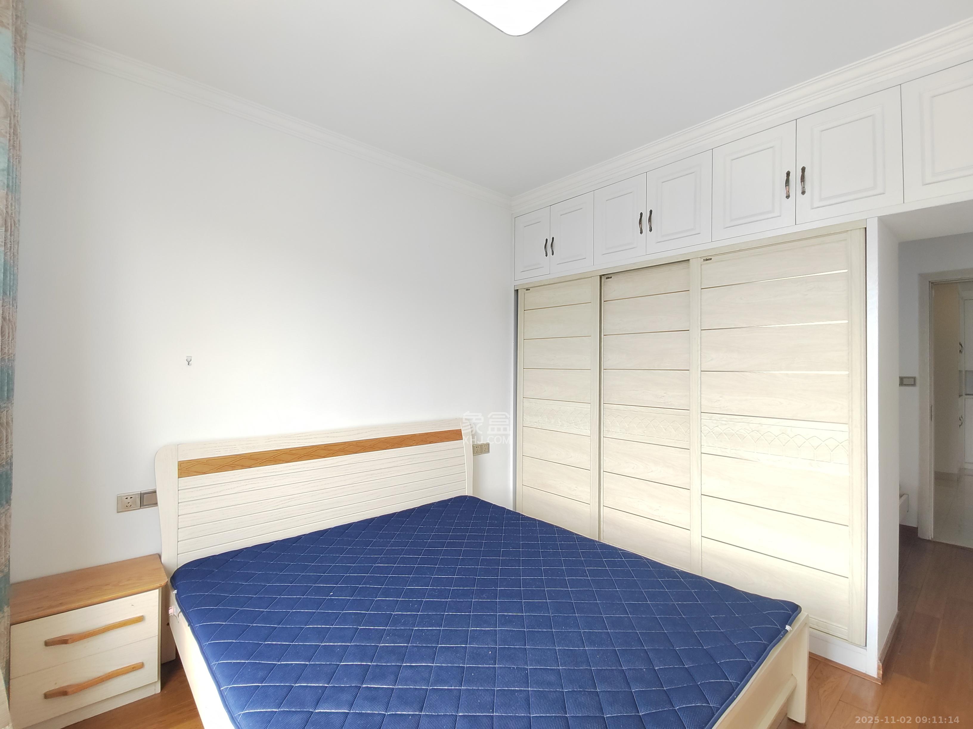 金茂梅溪湖  3室2厅1卫    3100.0元/月 金茂梅溪湖  3室2厅1卫    3100.0元/月室内图