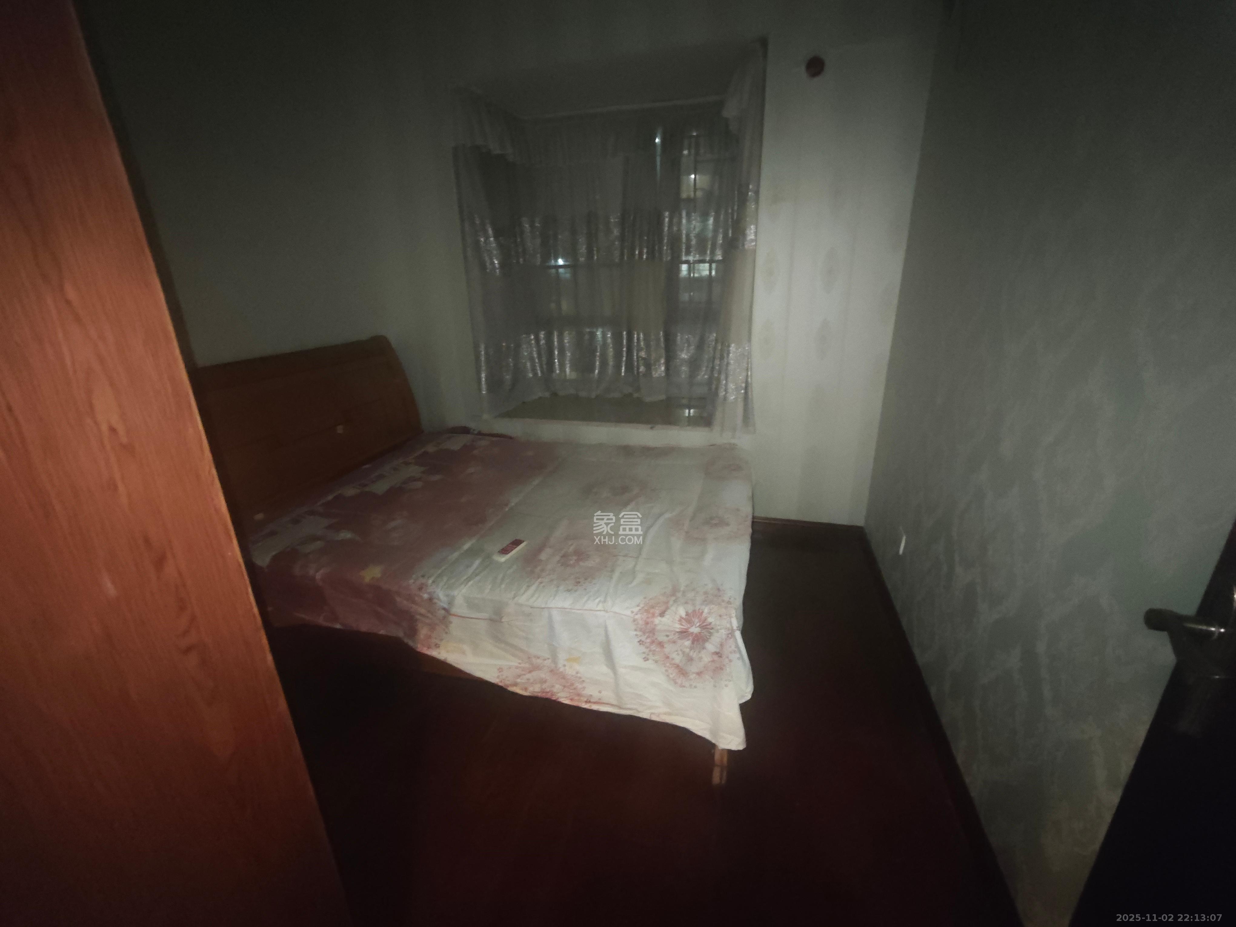 莱茵城 1室2厅1卫 2300.0元/月 莱茵城 1室2厅1卫 2300.0元/月室内图