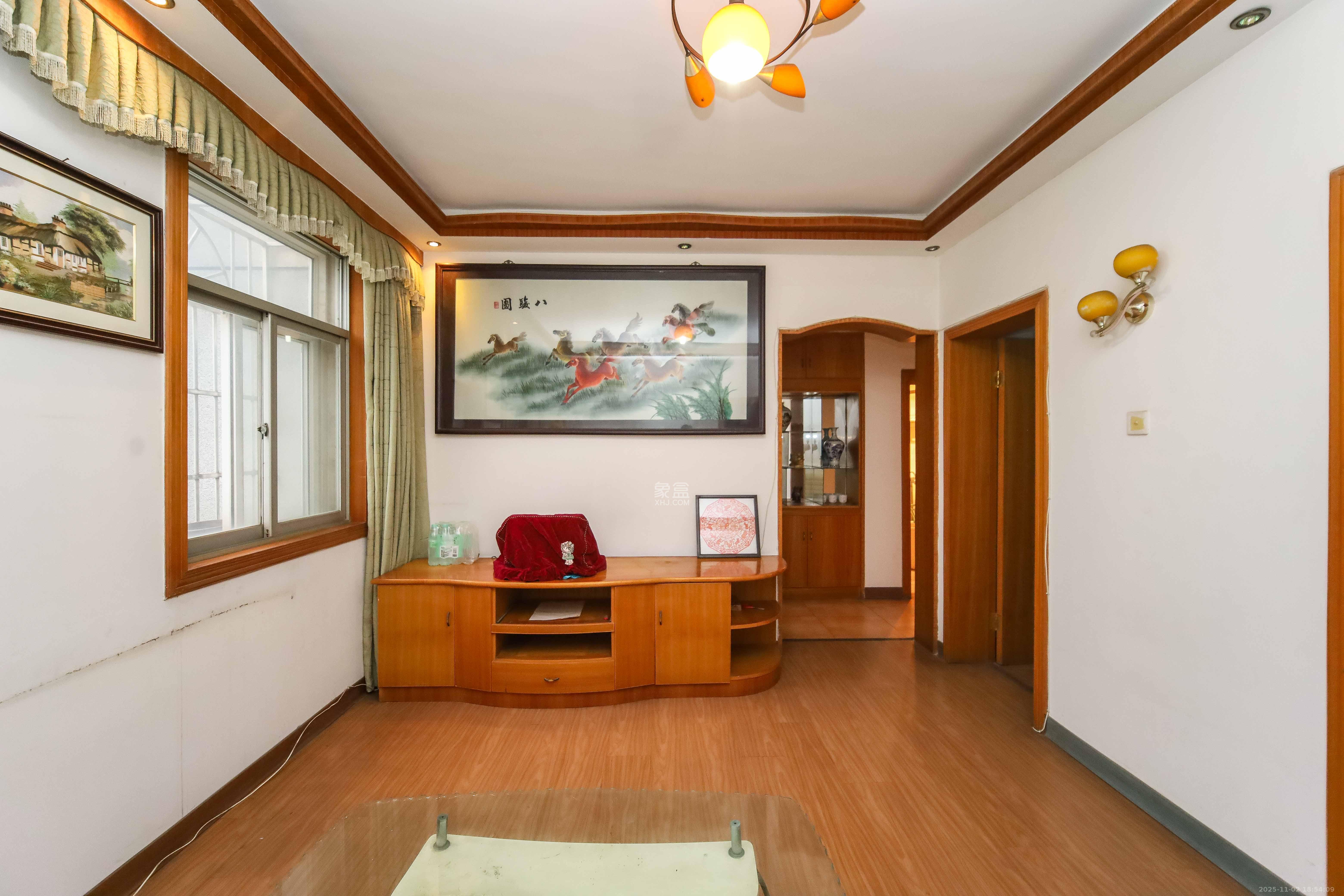 军队星火离退休干部休养所  3室2厅1卫    68.0万 军队星火离退休干部休养所  3室2厅1卫    68.0万客厅