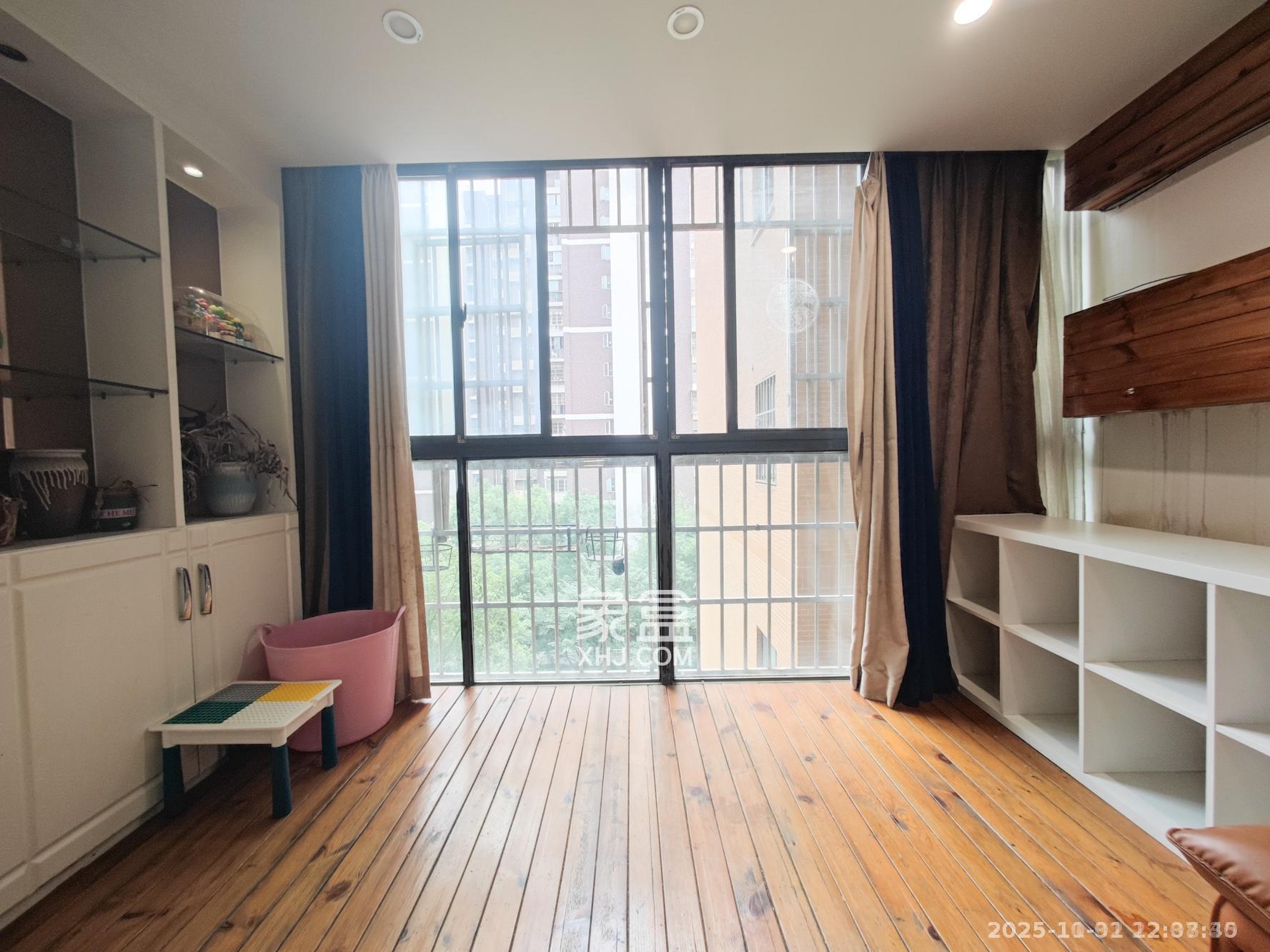 湘府十城(汇财御景湾新寓,汇财国际) 3室2厅2卫 2400.0元/月 湘府十城(汇财御景湾新寓,汇财国际) 3室2厅2卫 2400.0元/月室内图