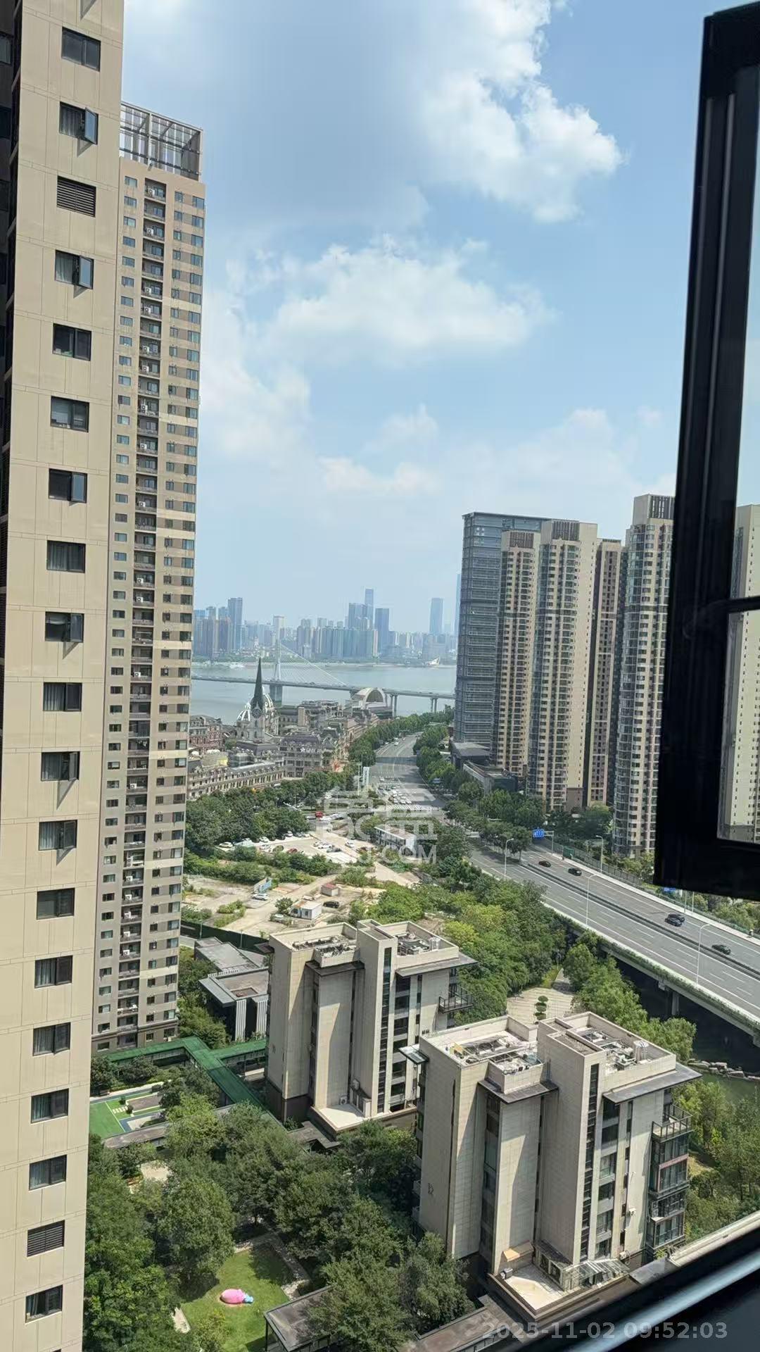 万科里金域国际  4室2厅2卫    4500.0元/月室内图