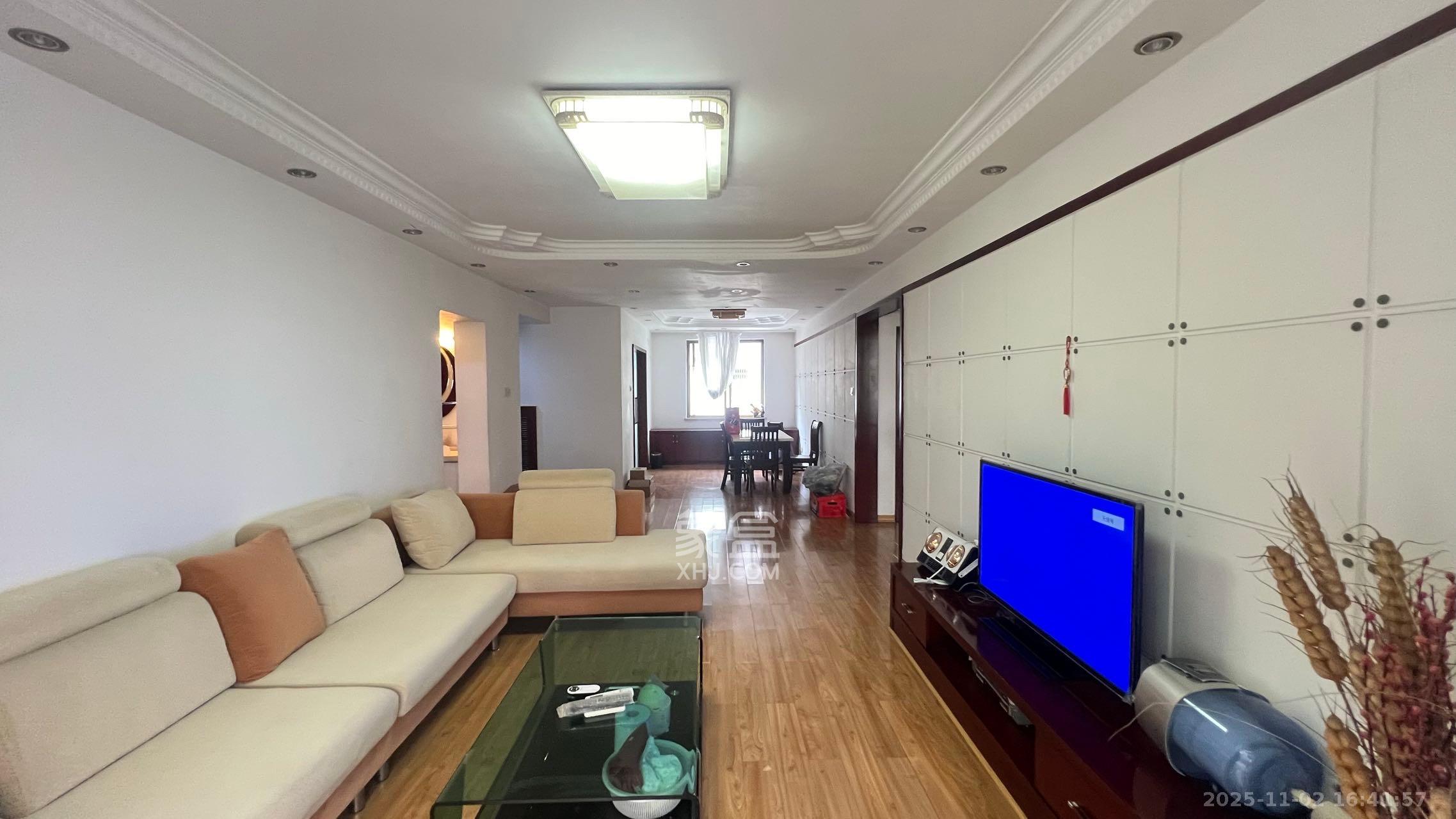 紫薇花园  3室2厅2卫    2500.0元/月室内图1