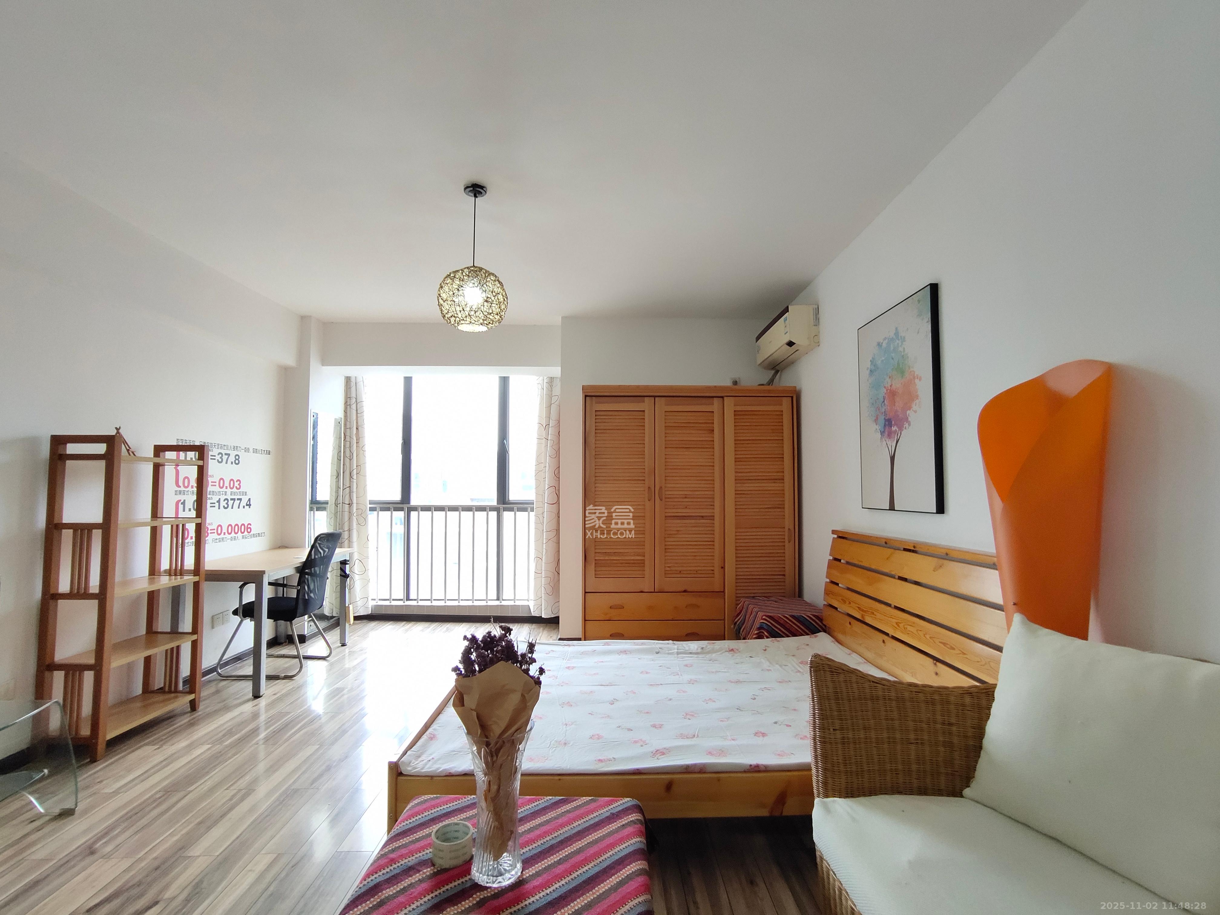 阳光100二期  1室0厅1卫    1200.0元/月