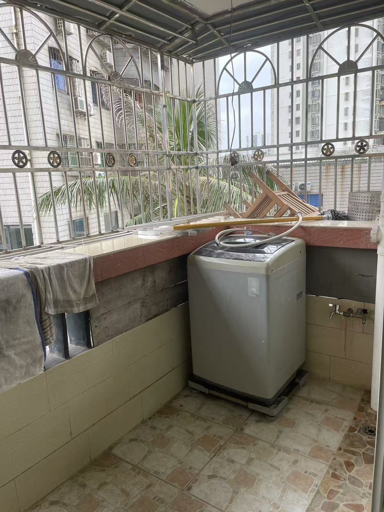 信力花苑  3室2厅2卫    2500.0元/月 信力花苑  3室2厅2卫    2500.0元/月室内图