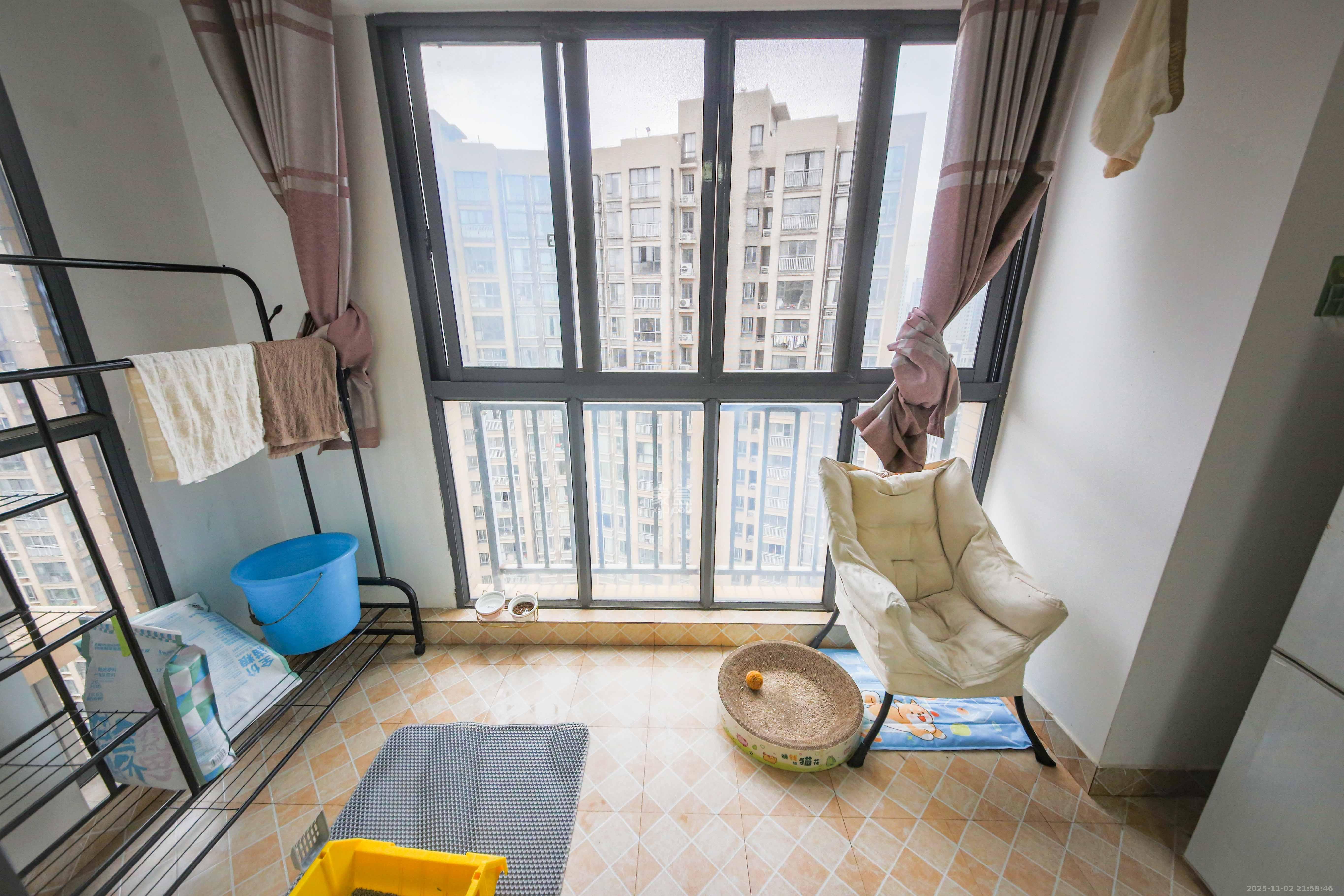 鑫远御文台一期  3室2厅1卫    96.8万阳台