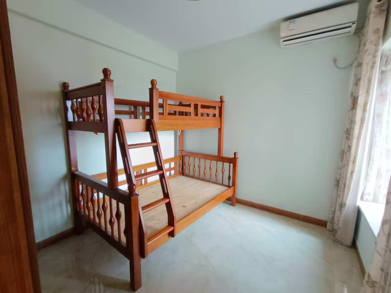 香榭花园  2室2厅1卫    2500.0元/月室内图