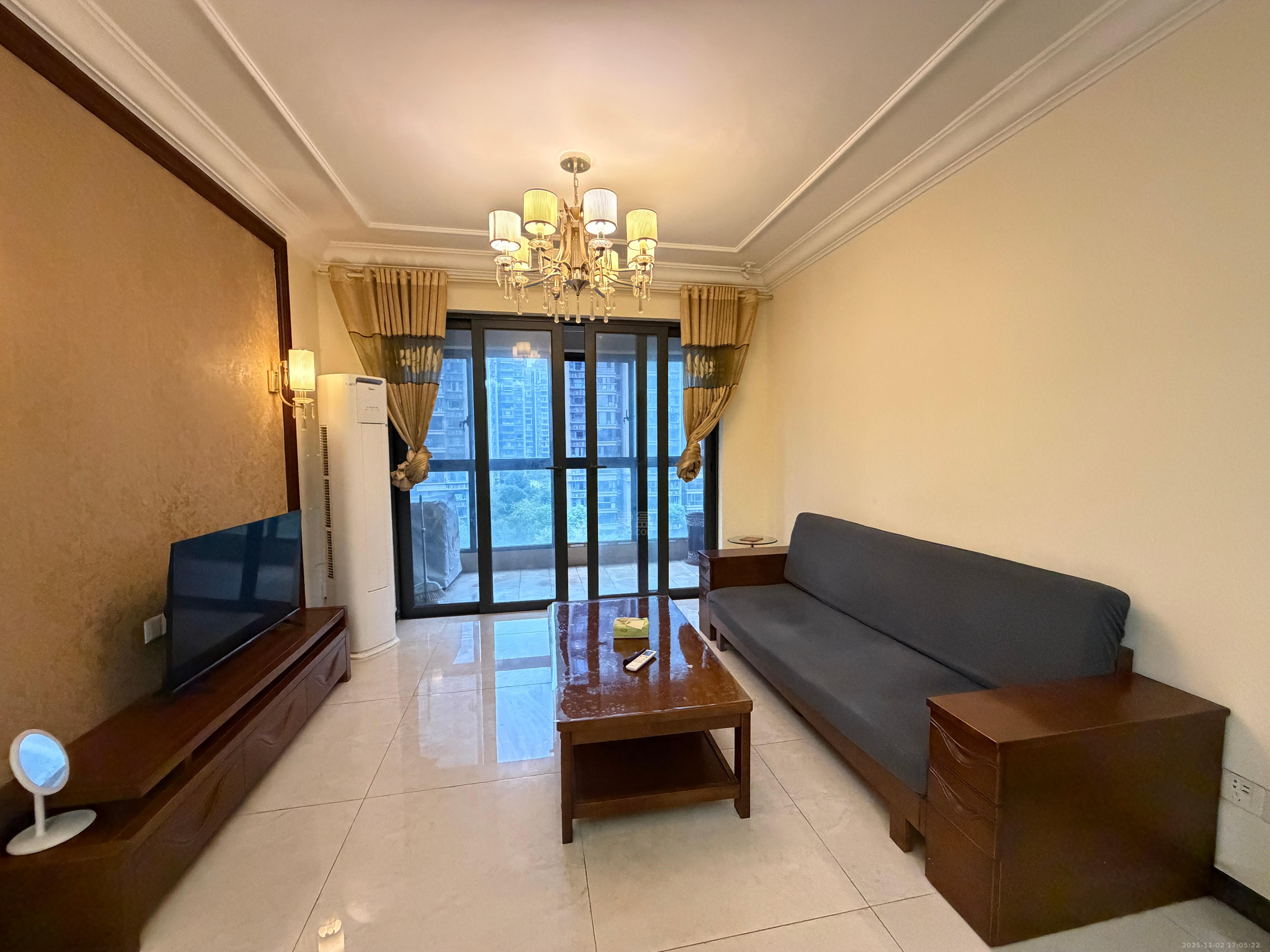 恒大华府  3室2厅1卫    1800.0元/月