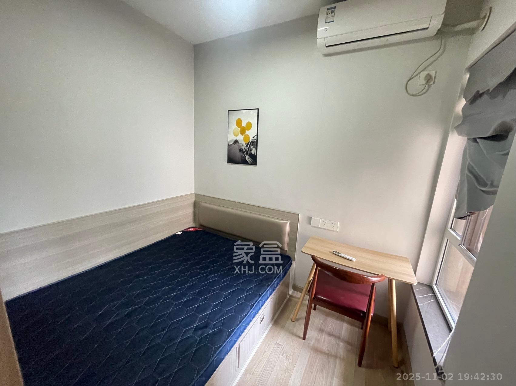 荣盛花语城 2室2厅1卫 1800.0元/月 荣盛花语城 2室2厅1卫 1800.0元/月室内图