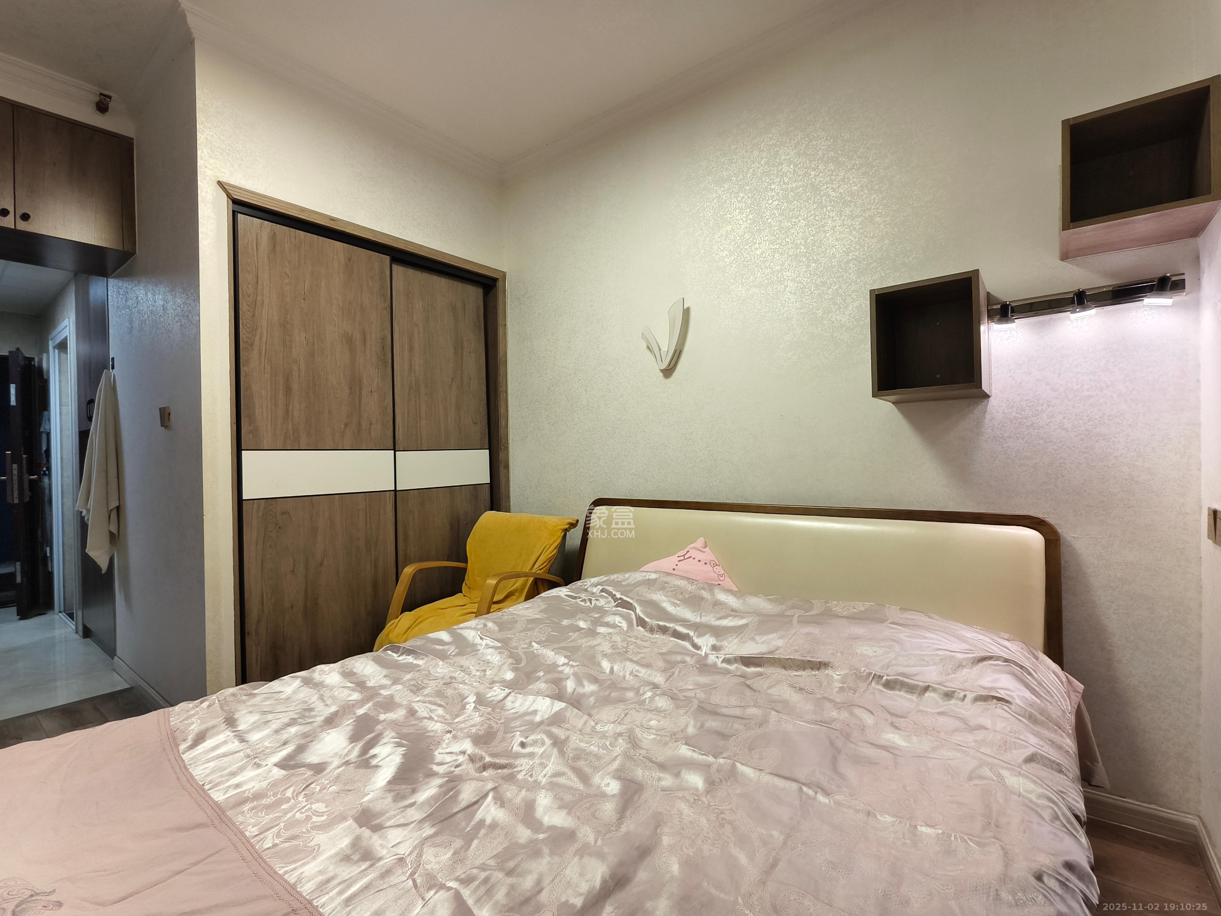 绿地中央广场  1室1厅1卫    1400.0元/月室内图