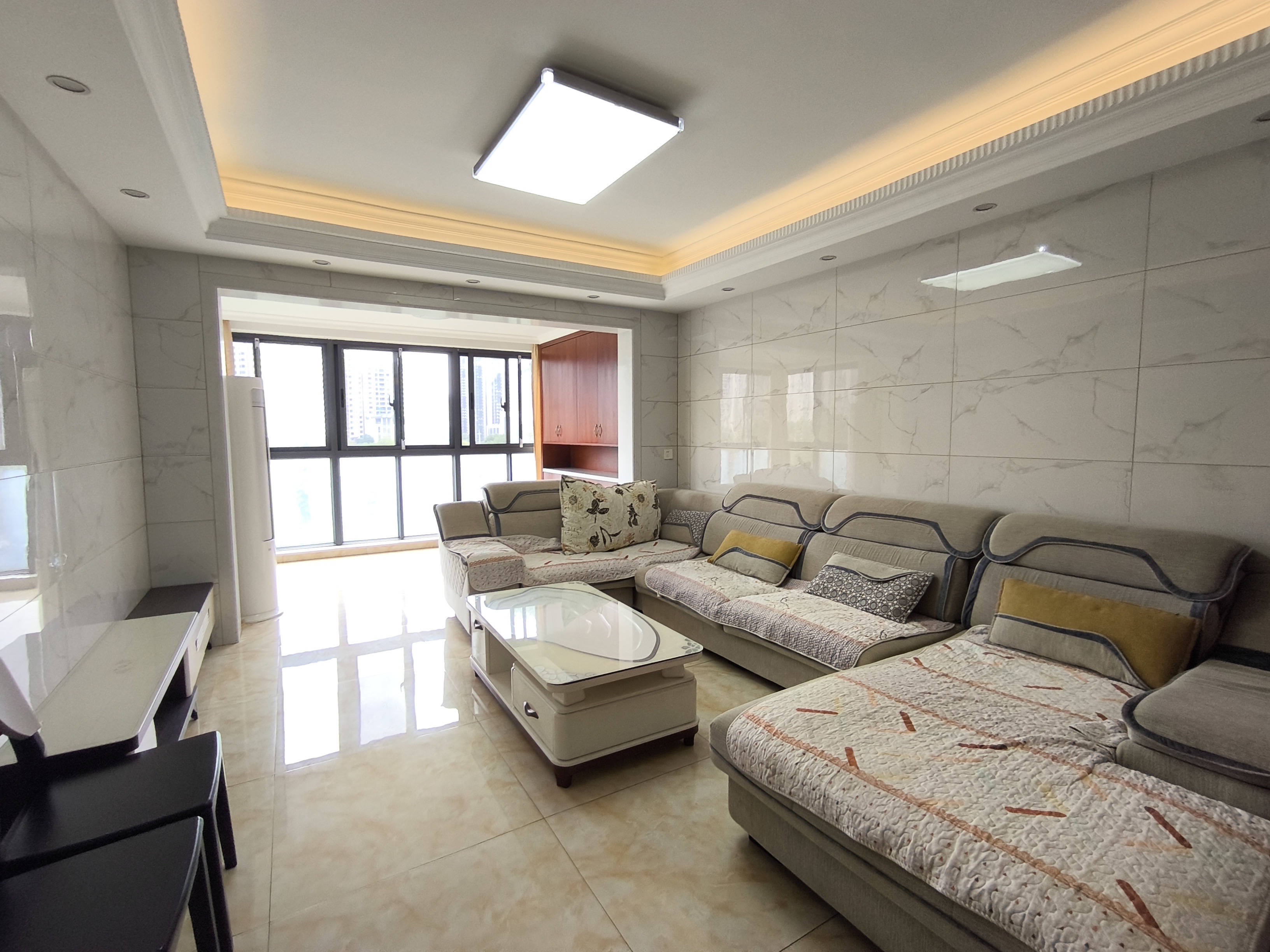 珠江愉景南苑(一、二、三、四期)  3室0厅0卫    2200.0元/月 珠江愉景南苑(一、二、三、四期)  3室0厅0卫    2200.0元/月室内图