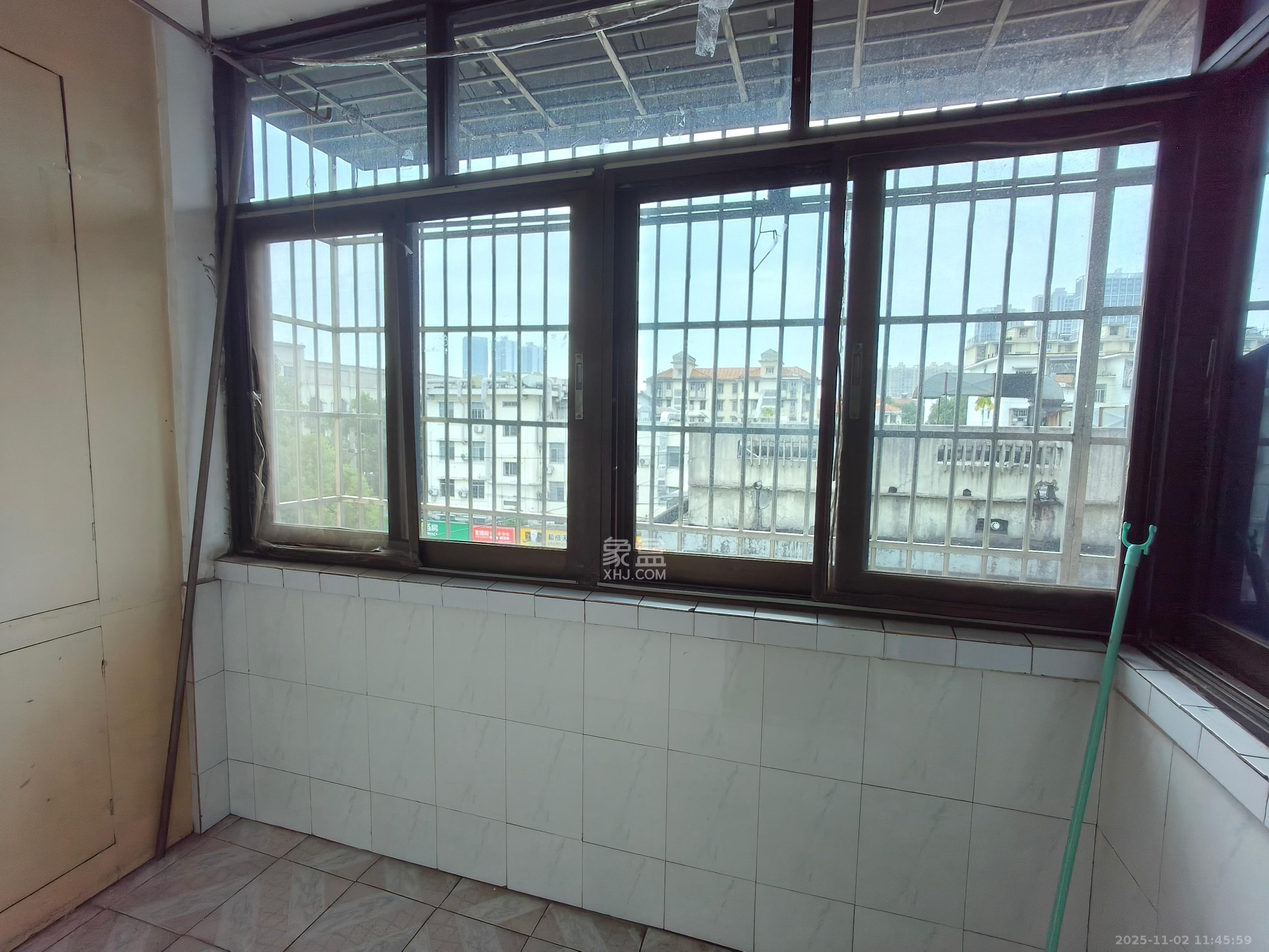 桂花二村  2室1厅1卫    1200.0元/月室内图