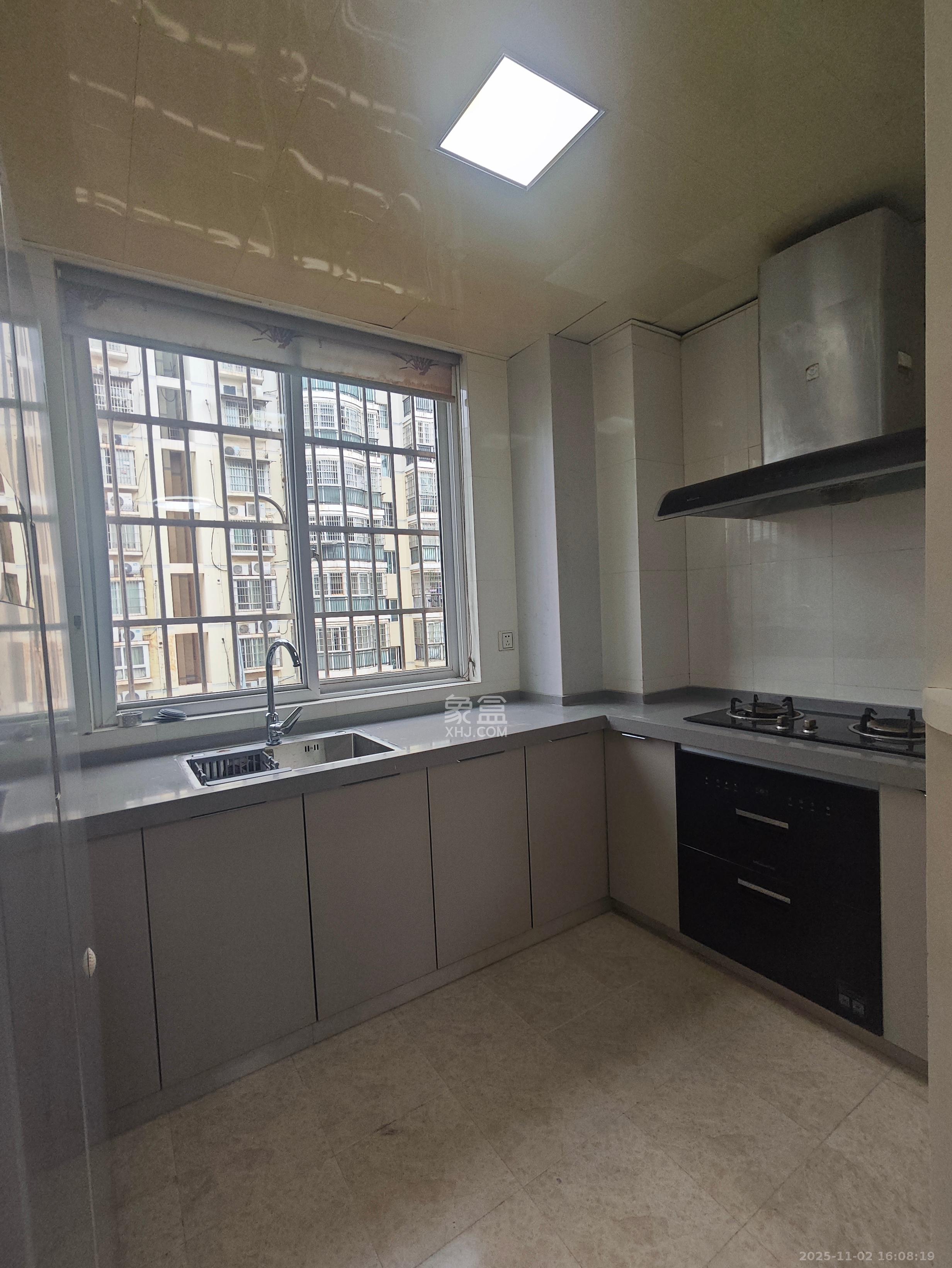 东方名都百草园  3室2厅2卫    2600.0元/月 东方名都百草园  3室2厅2卫    2600.0元/月室内图