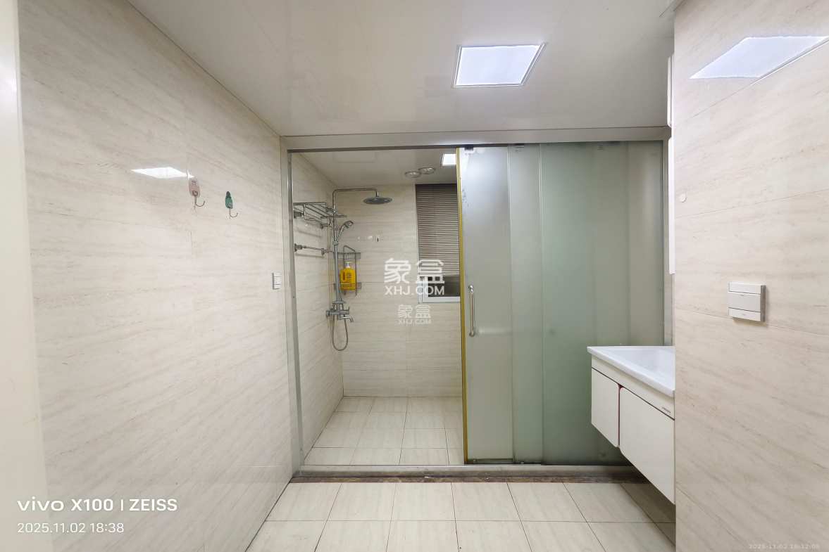 紫云阁 3室2厅2卫 2000.0元/月 紫云阁 3室2厅2卫 2000.0元/月室内图