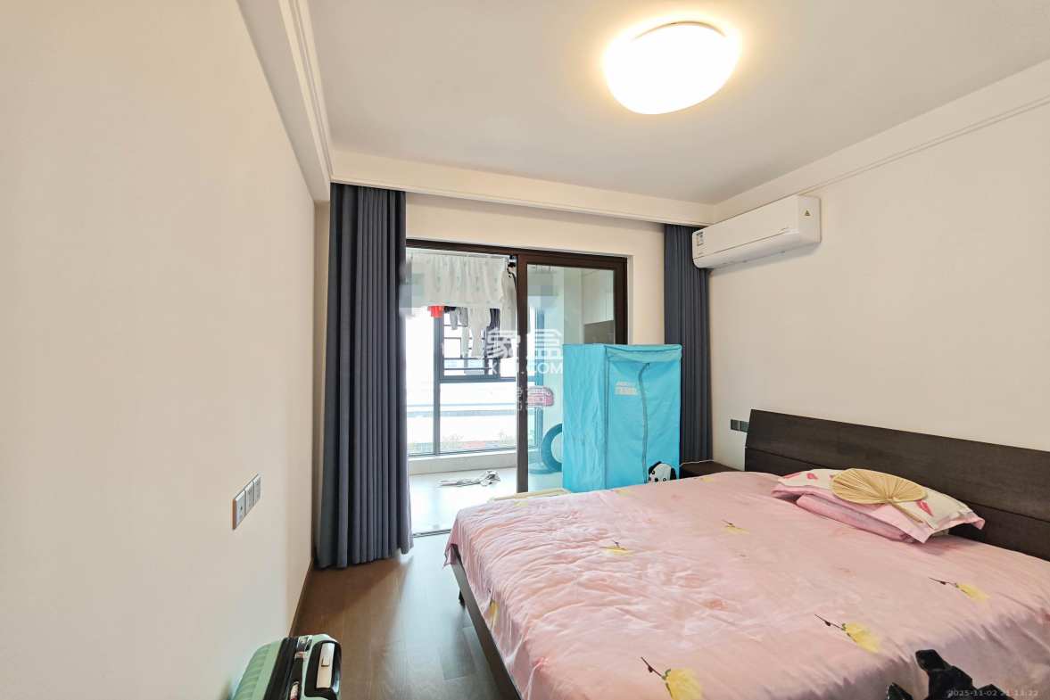 龙湖日盛奕境 4室2厅2卫 135.0万 龙湖日盛奕境 4室2厅2卫 135.0万卧室