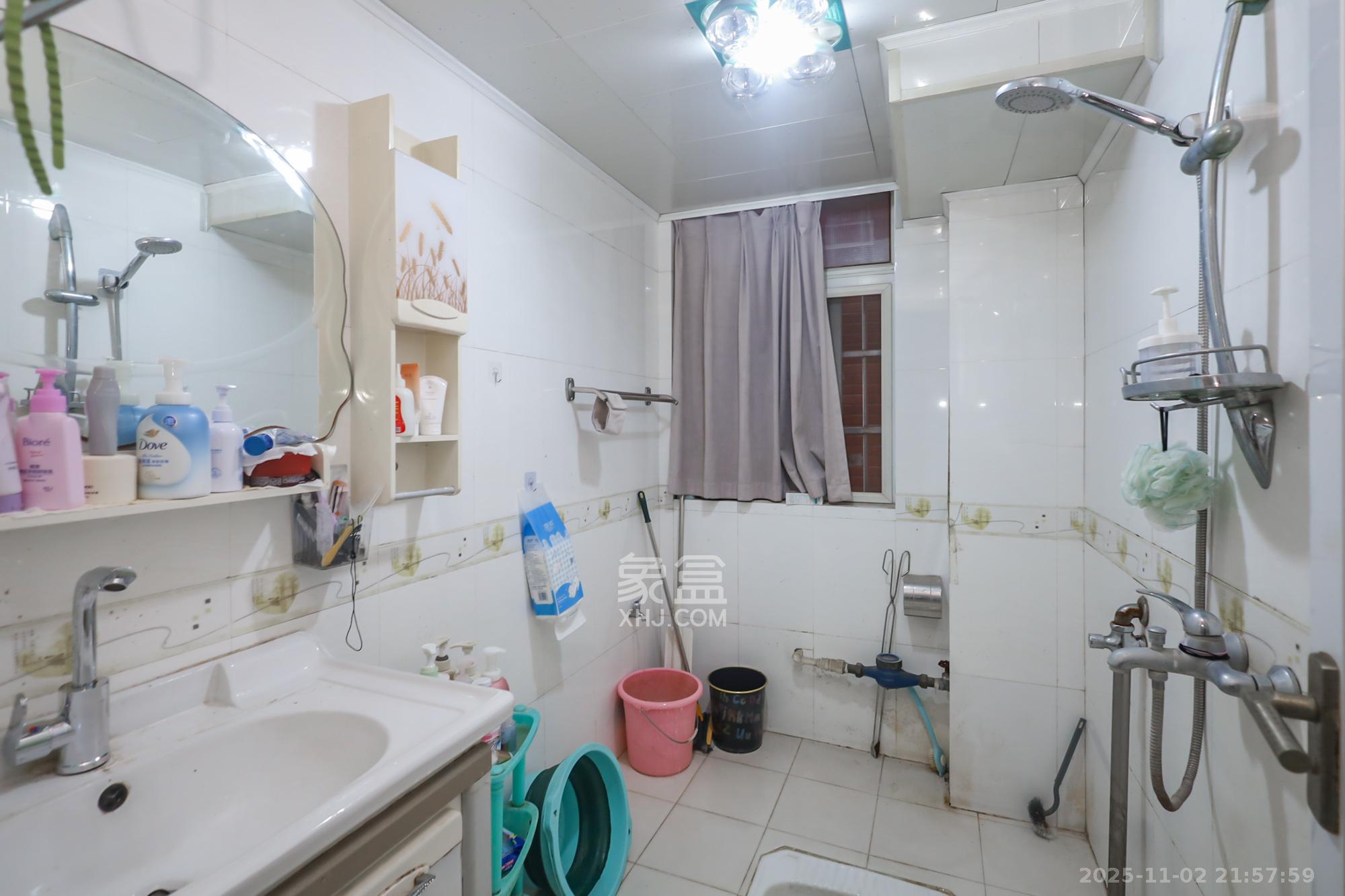 湘许嘉园 3室2厅1卫 123.0万 湘许嘉园 3室2厅1卫 123.0万卫生间