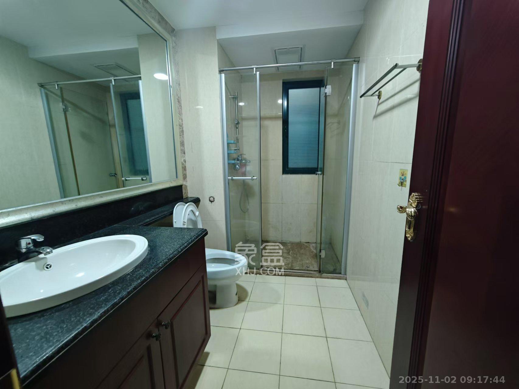 恒大翡翠华庭  3室2厅1卫    2000.0元/月室内图