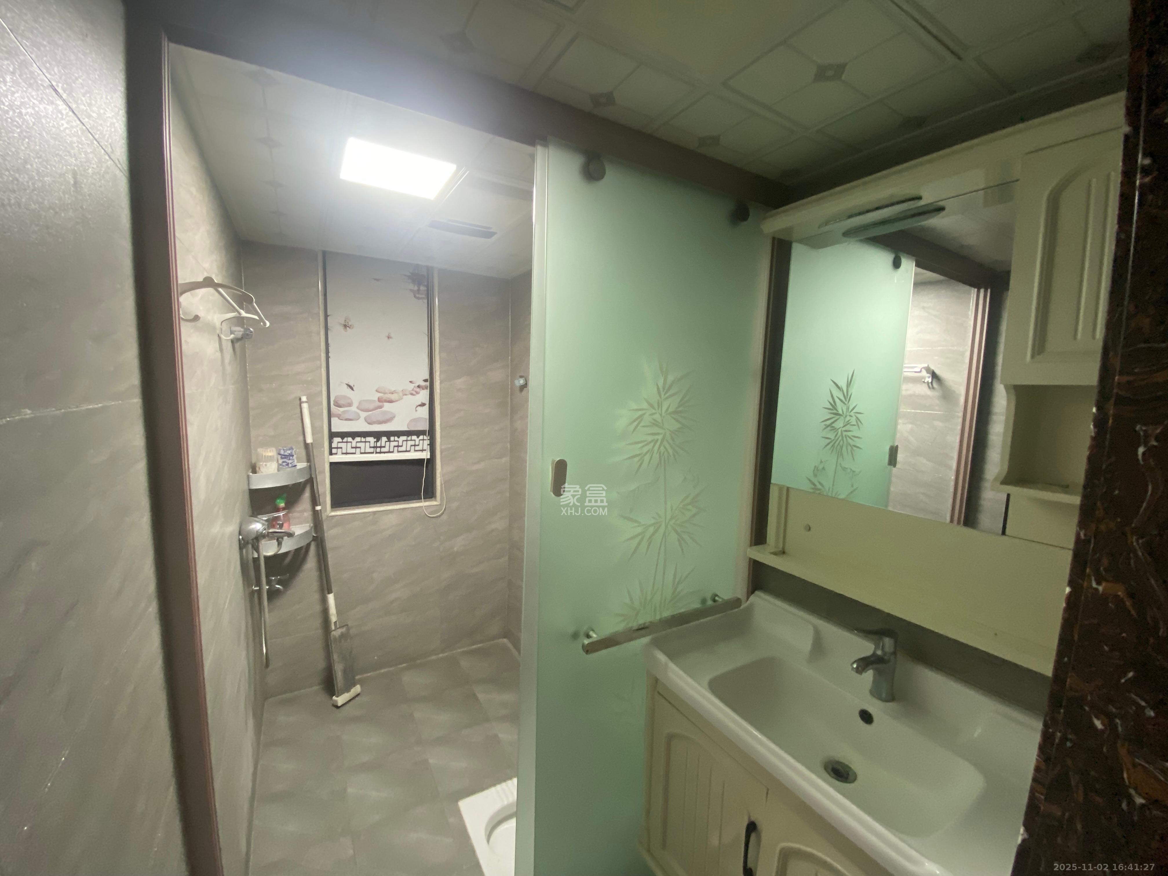 红星国际公馆  3室1厅2卫    2600.0元/月室内图