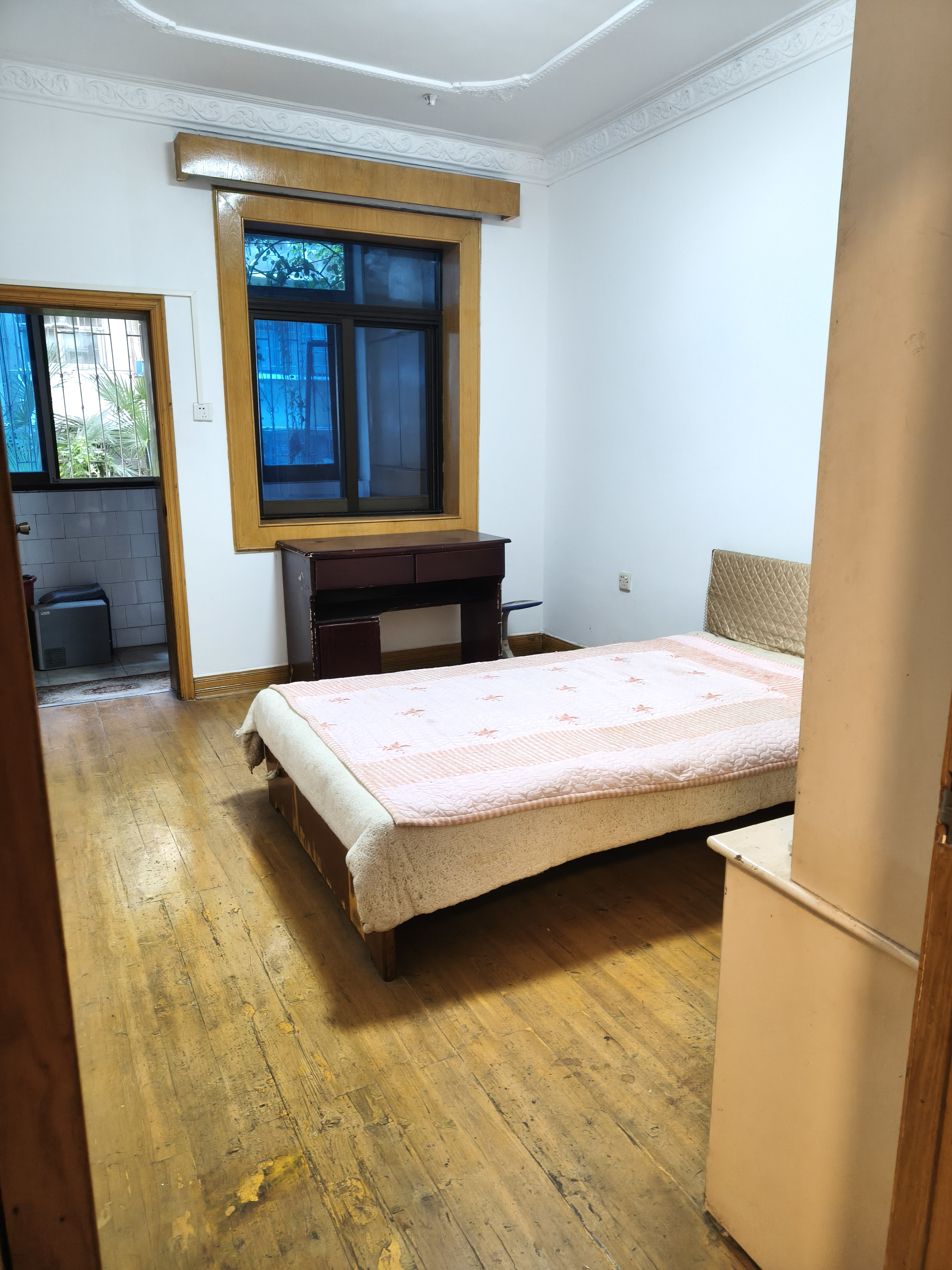 市人大政协机关大院住宅区（老市委）  1室0厅0卫    40.8万