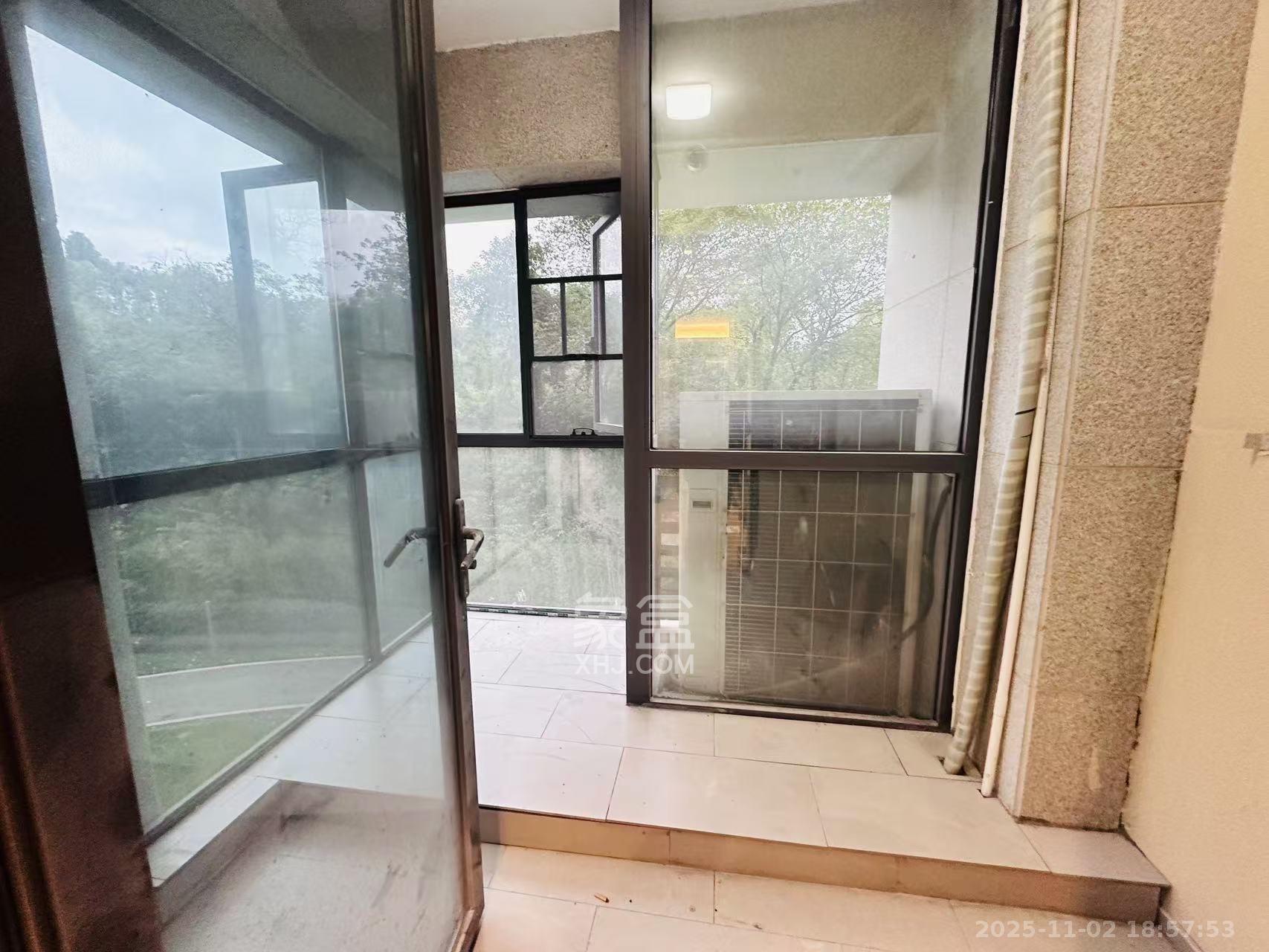 新力铂园（江山云著）  4室2厅2卫    5300.0元/月室内图