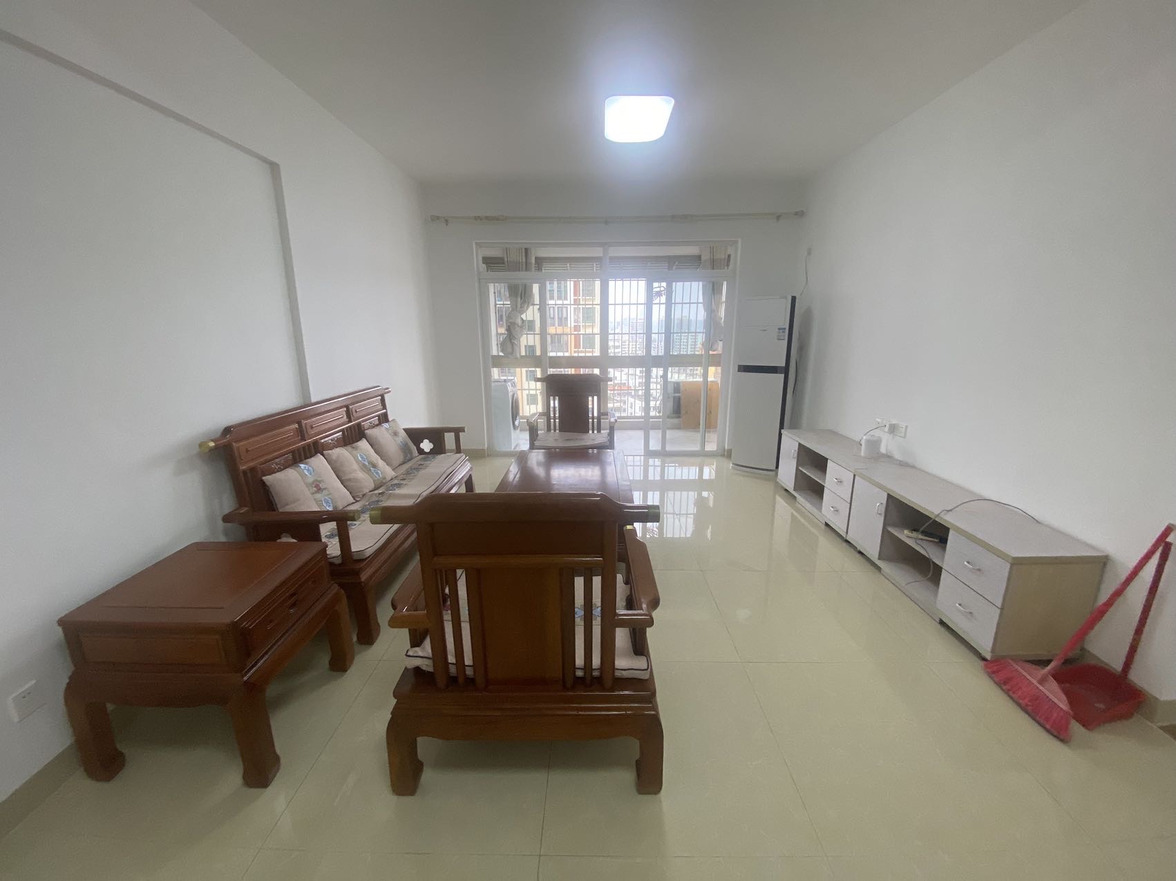 宝泰温泉花园  2室2厅1卫    2300.0元/月