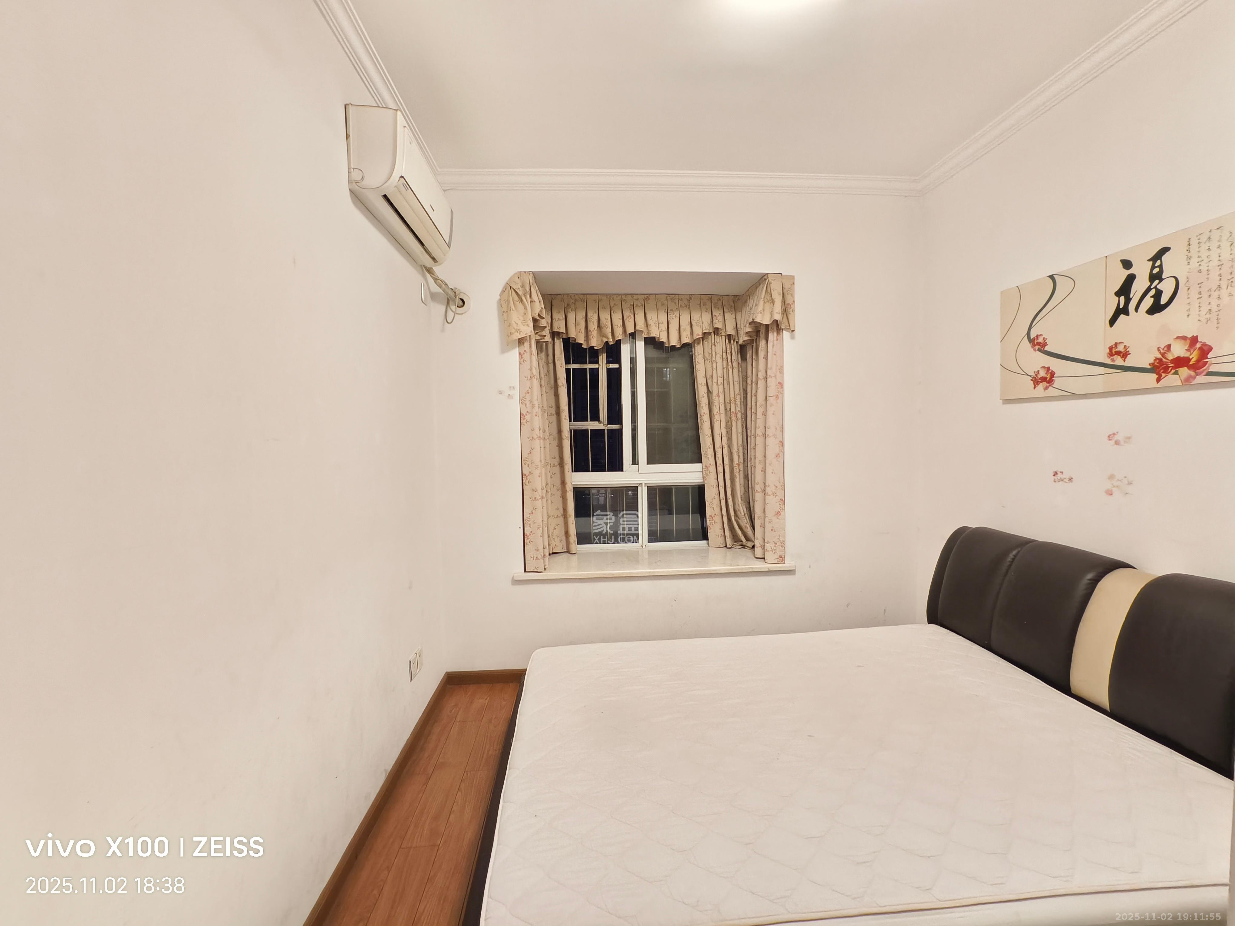 紫云阁  3室2厅2卫    2000.0元/月室内图