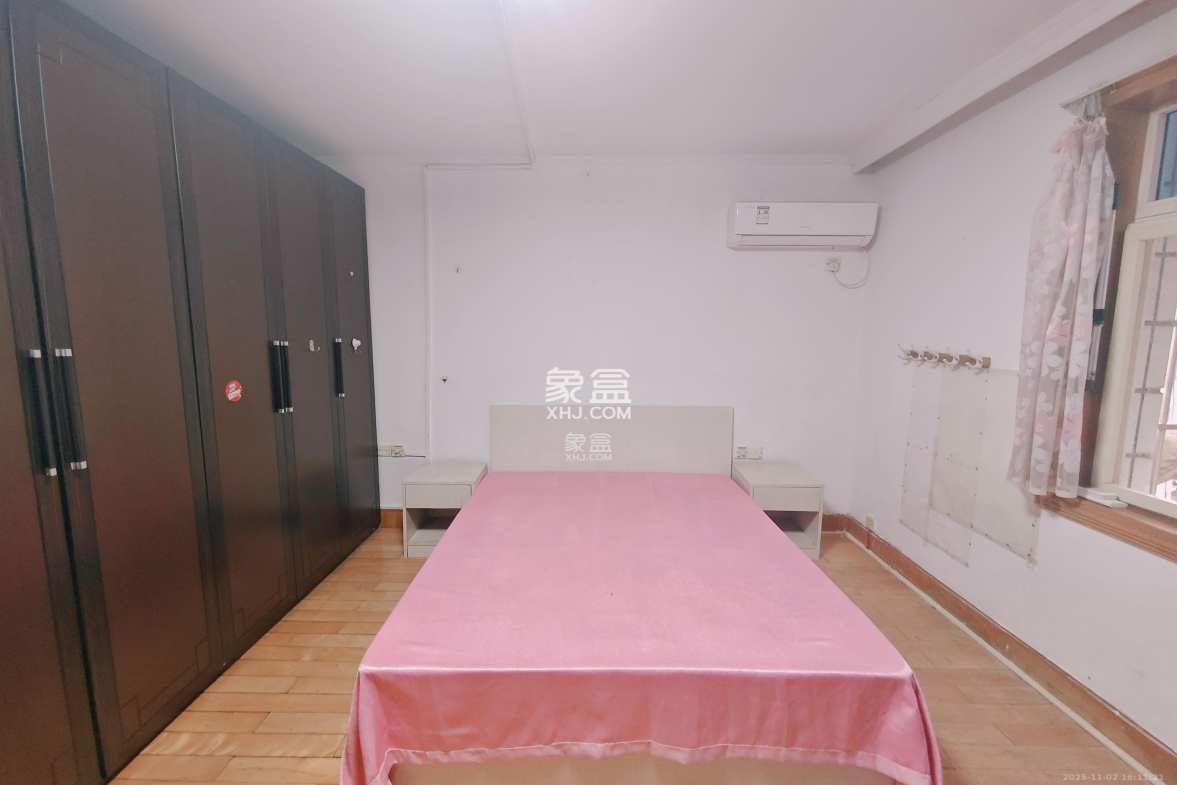 韭菜园商住楼 1室1厅1卫 1500.0元/月 韭菜园商住楼 1室1厅1卫 1500.0元/月室内图