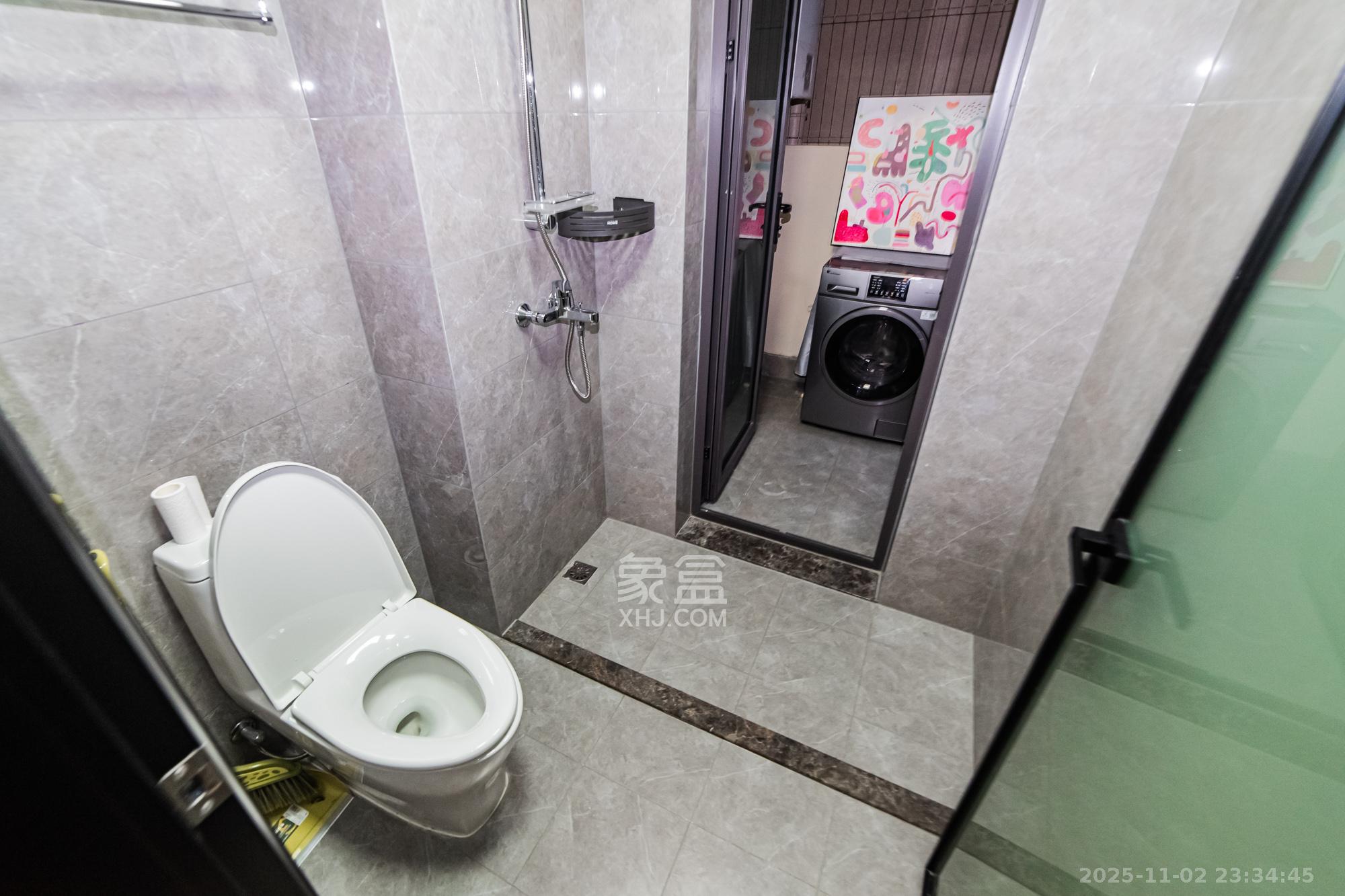 北辰瀚江府 3室2厅2卫 275.0万 北辰瀚江府 3室2厅2卫 275.0万卫生间