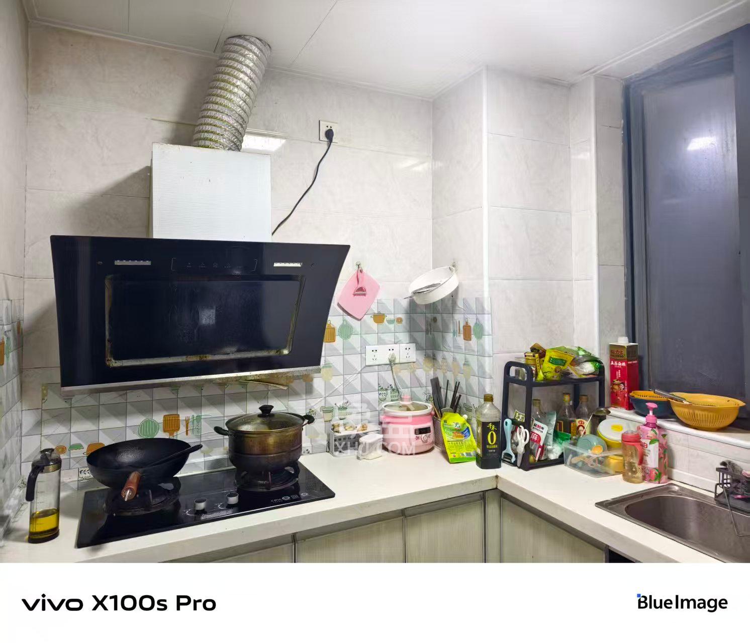 澳海月亮湾  2室2厅1卫    1600.0元/月室内图