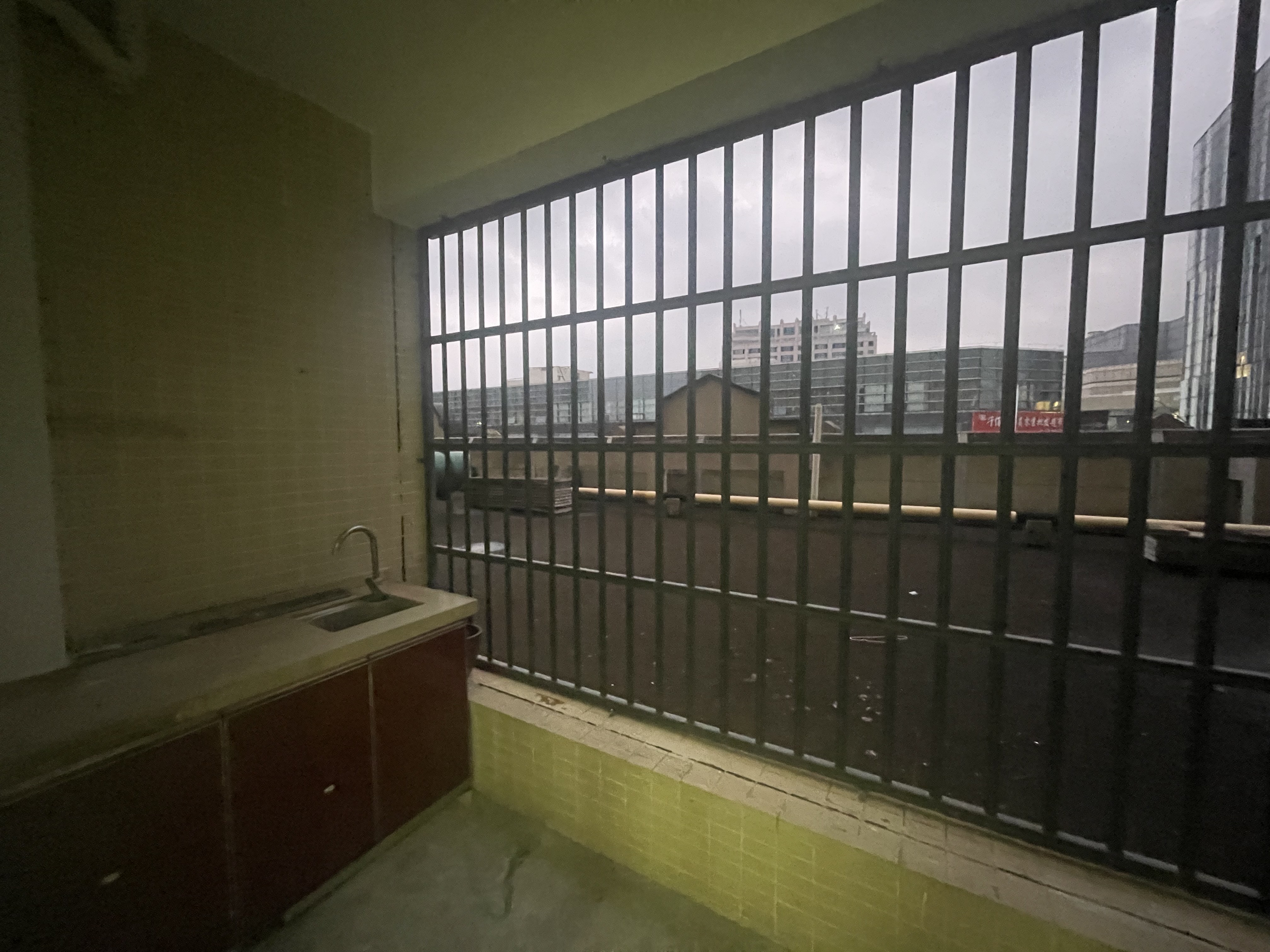 现代美居(喜盈门) 3室2厅2卫 2600.0元/月 现代美居(喜盈门) 3室2厅2卫 2600.0元/月室内图