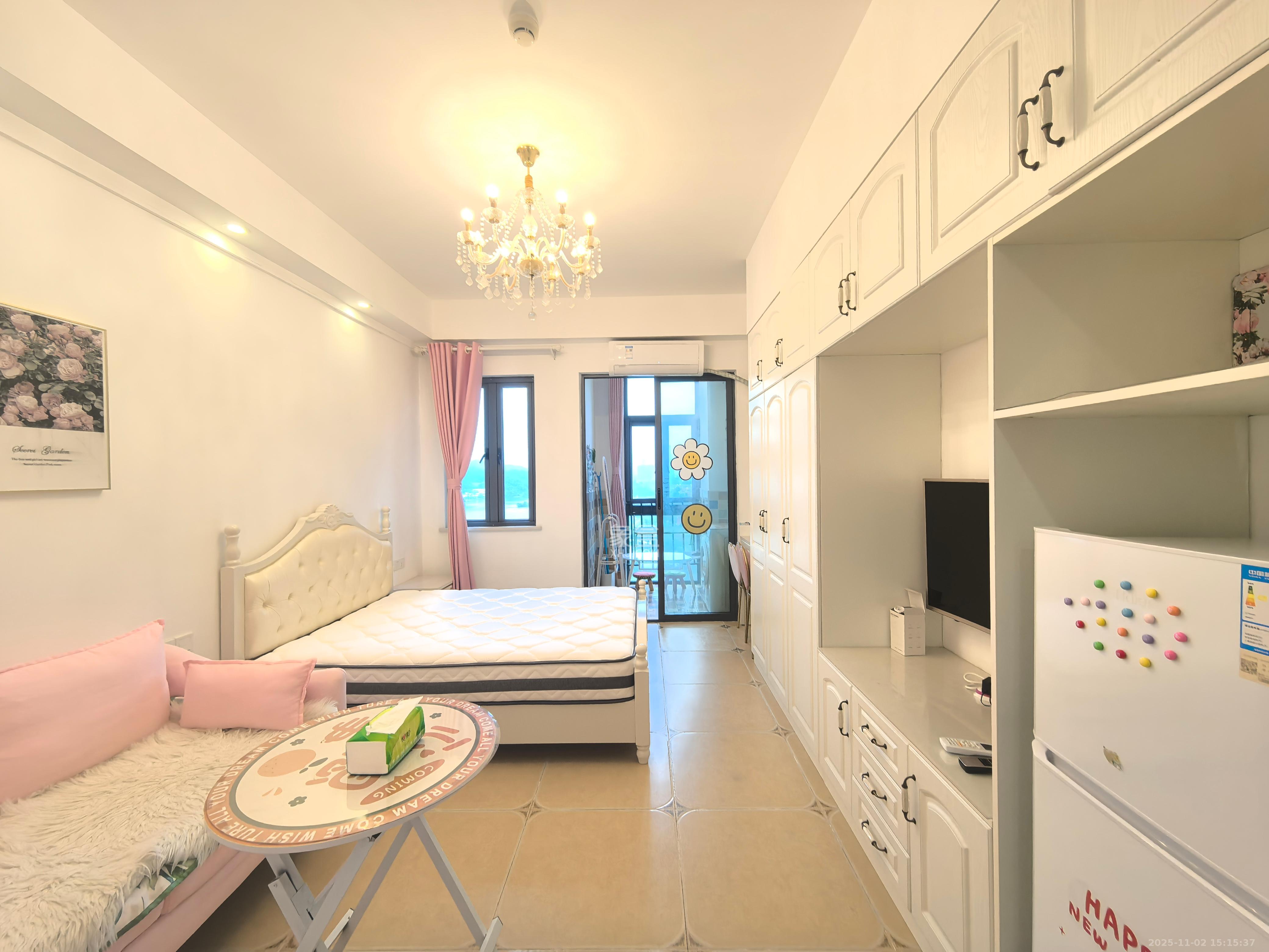 蓝光雍锦阁  1室1厅1卫    1600.0元/月室内图1