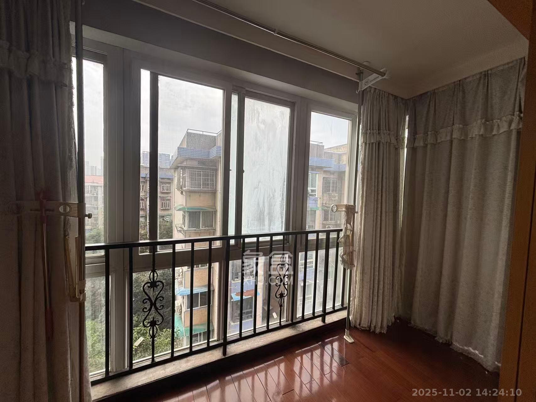 天翔新新家园  1室0厅0卫    2400.0元/月室内图