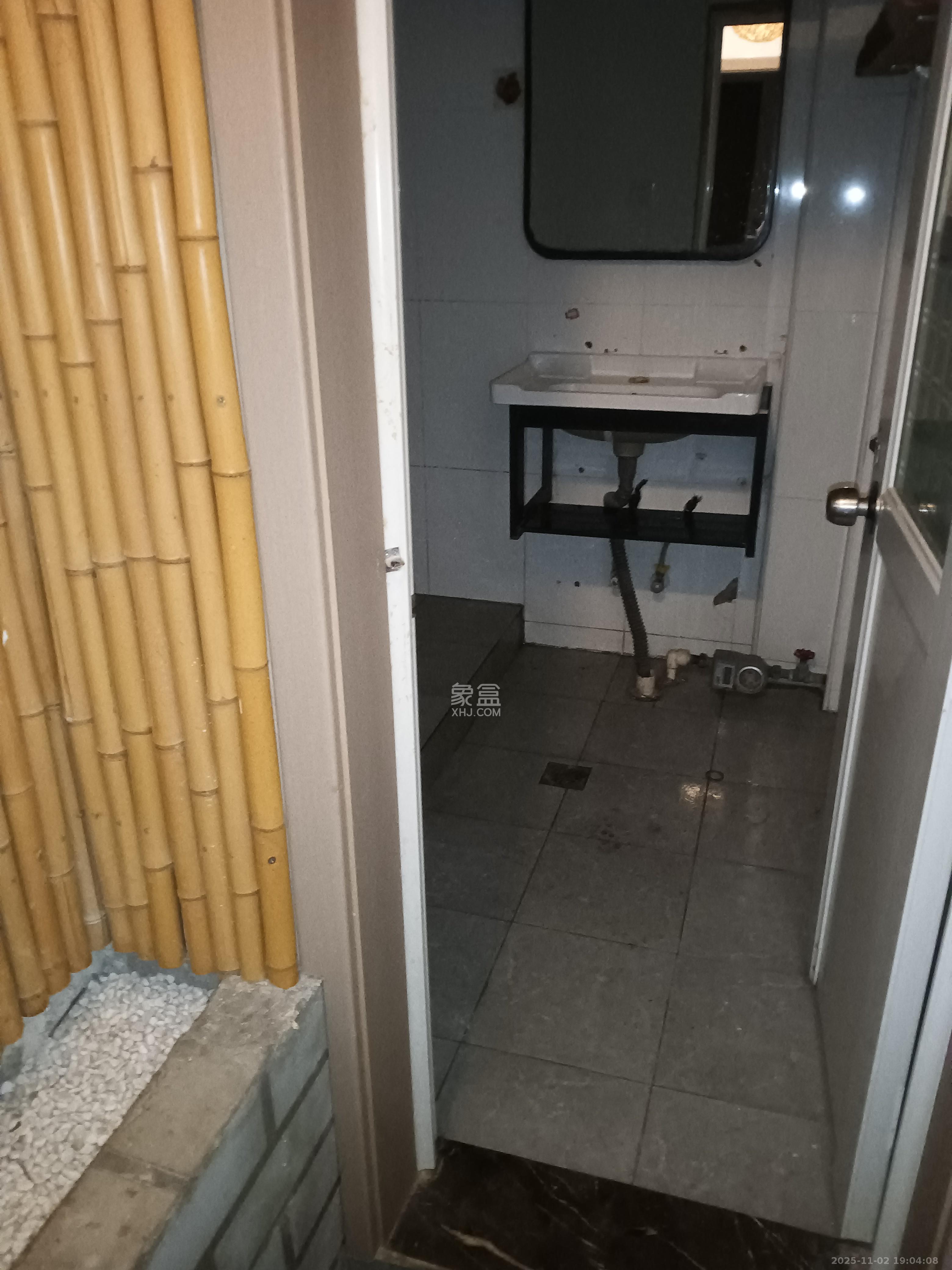 五一大道202（中环壹世界）  3室2厅2卫    3200.0元/月室内图