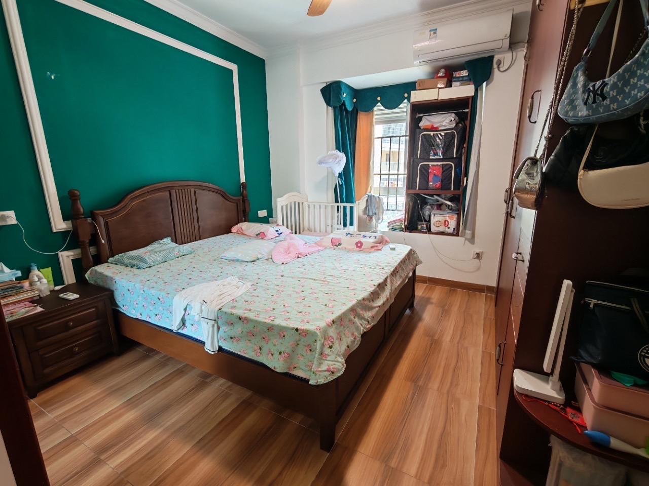 宝源花园 3室2厅2卫 165.0万 宝源花园 3室2厅2卫 165.0万客厅