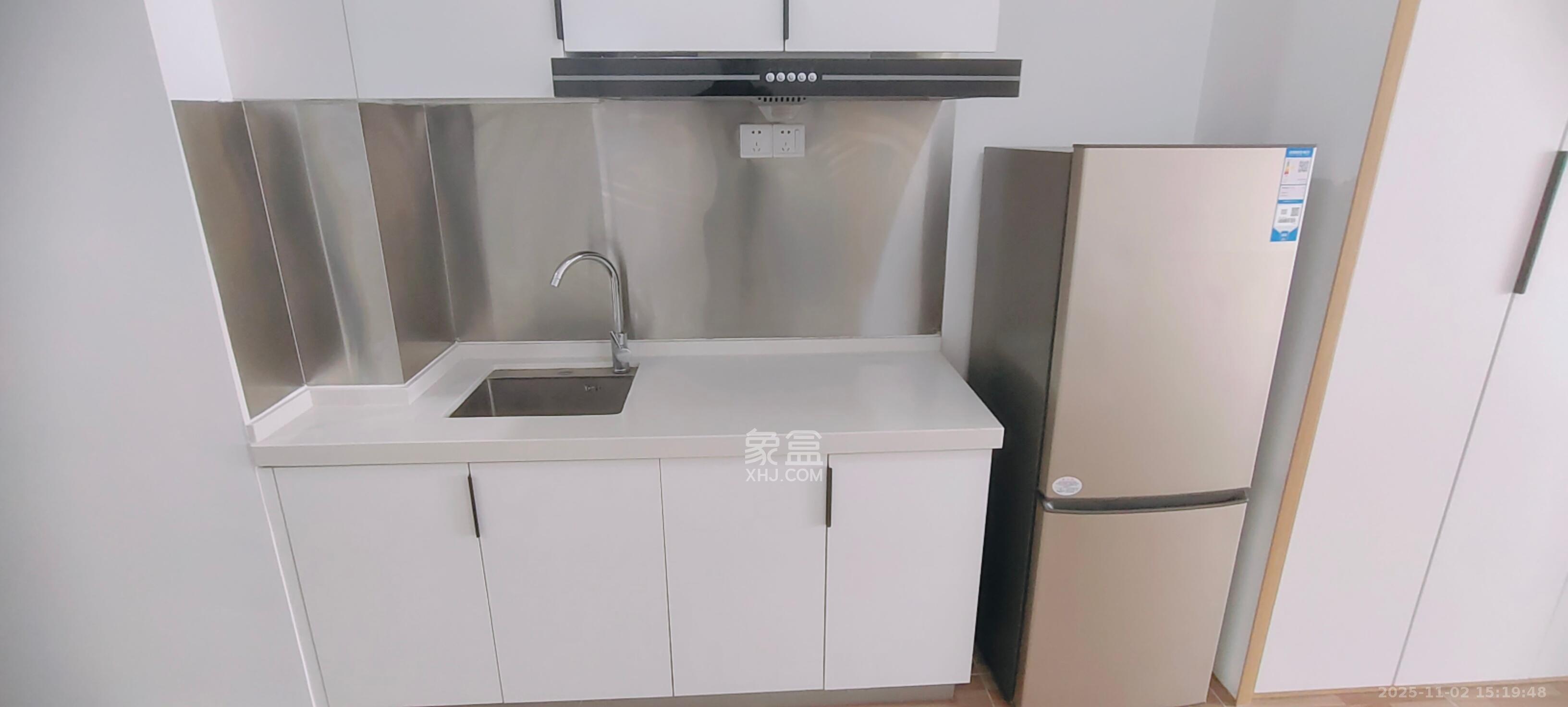 绿洲花园  1室1厅1卫    1600.0元/月室内图