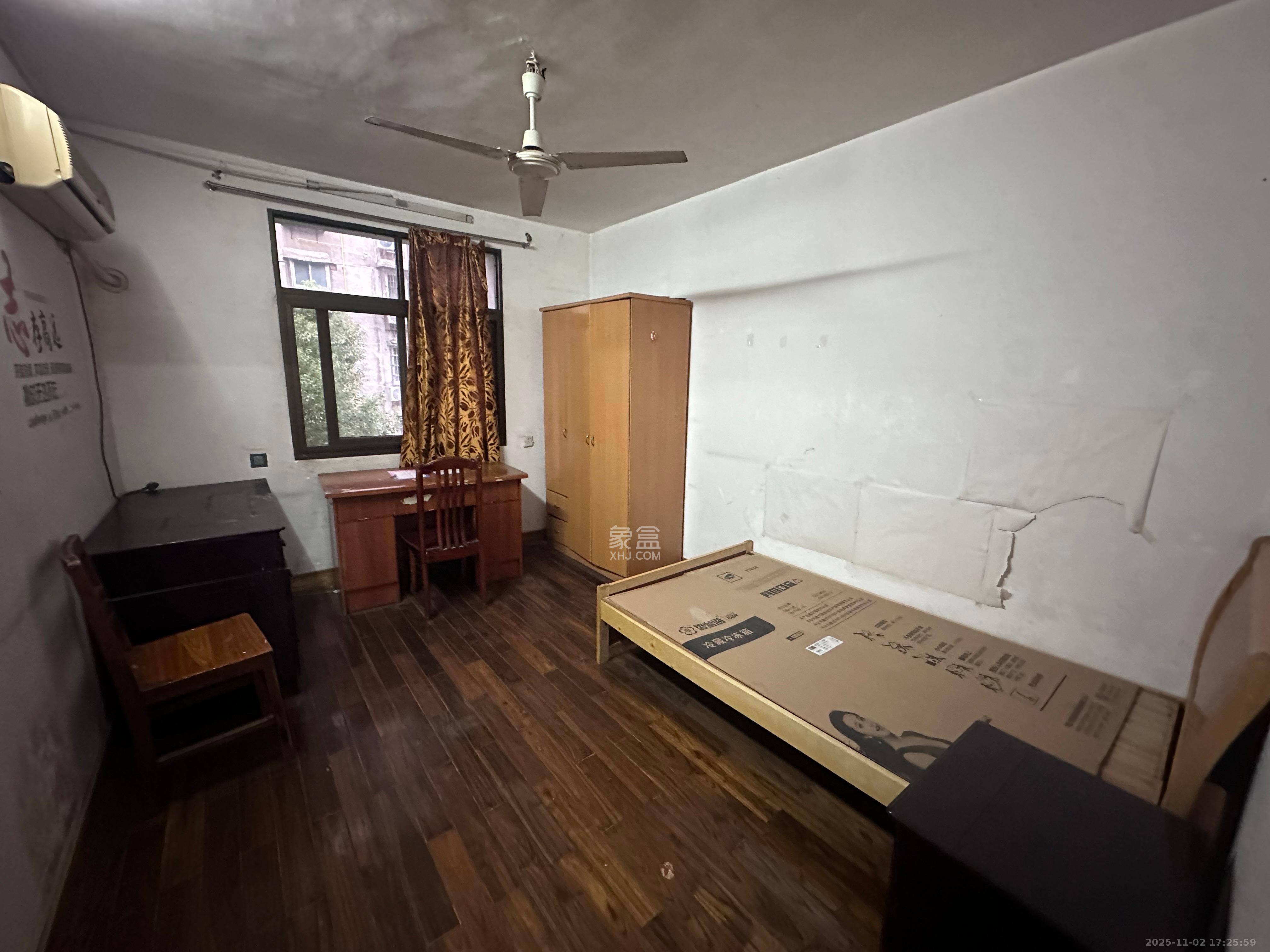 便河边散盘 3室2厅2卫 2500.0元/月 便河边散盘 3室2厅2卫 2500.0元/月室内图