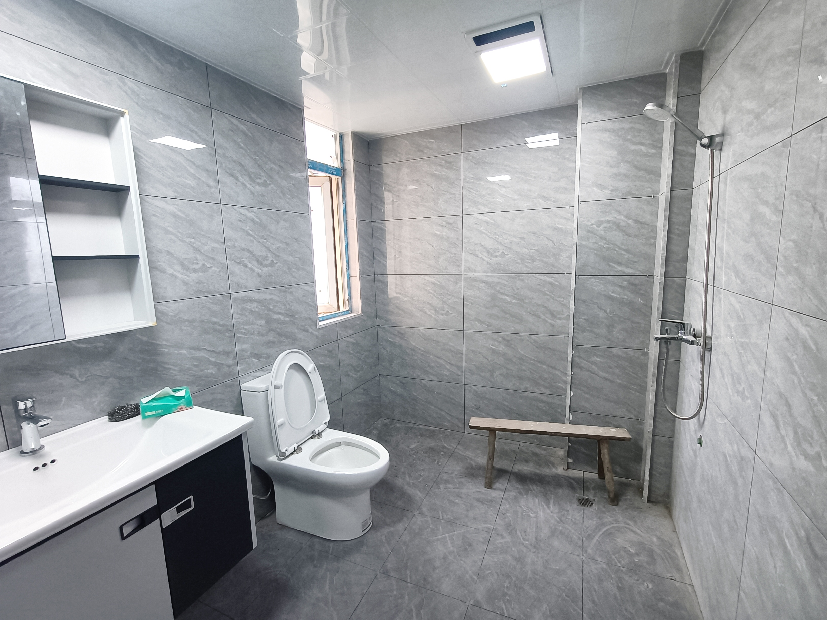 大汉资江城  4室2厅2卫    75.8万客厅