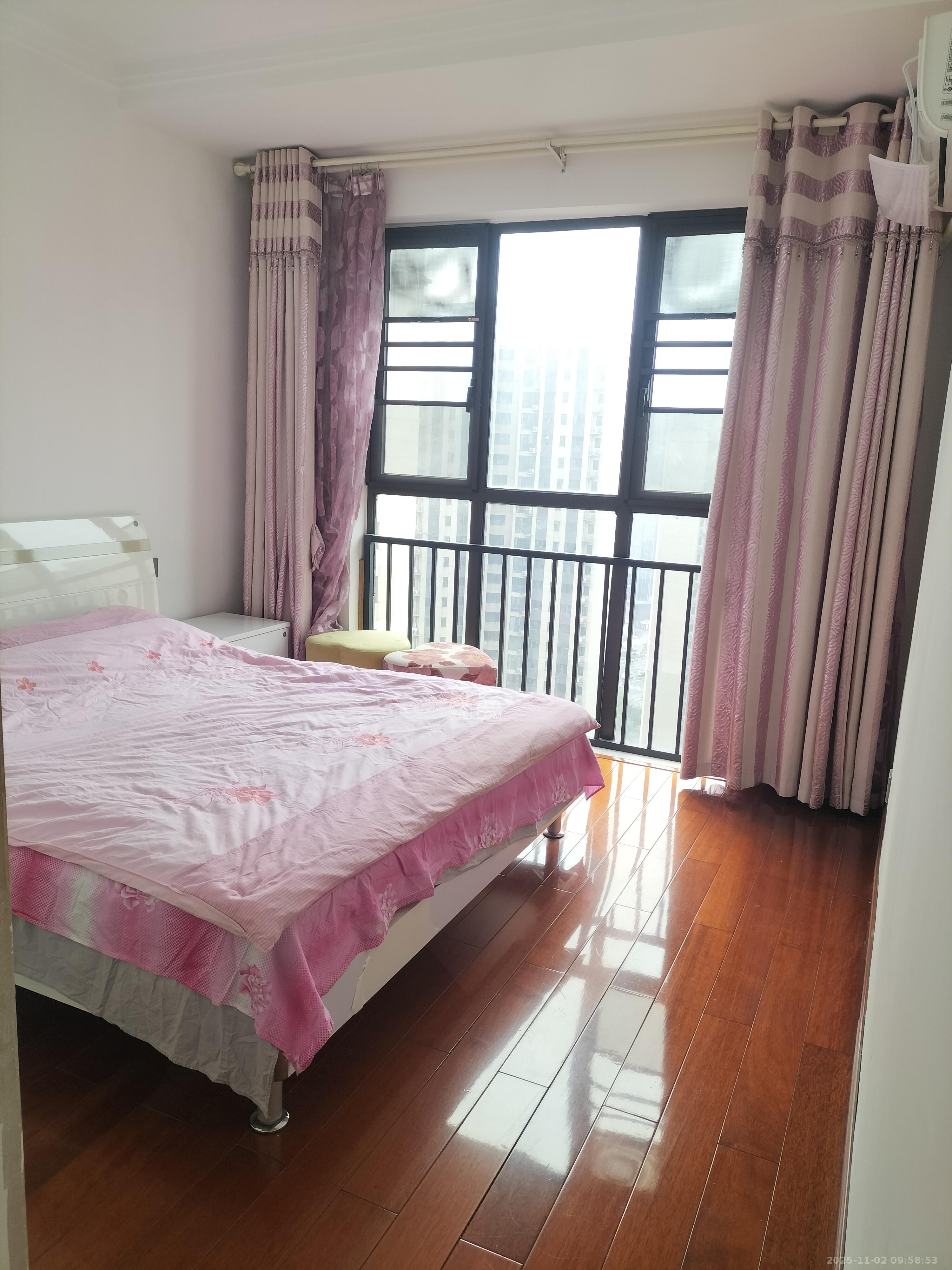 和泓梅溪四季  3室2厅2卫    2980.0元/月室内图