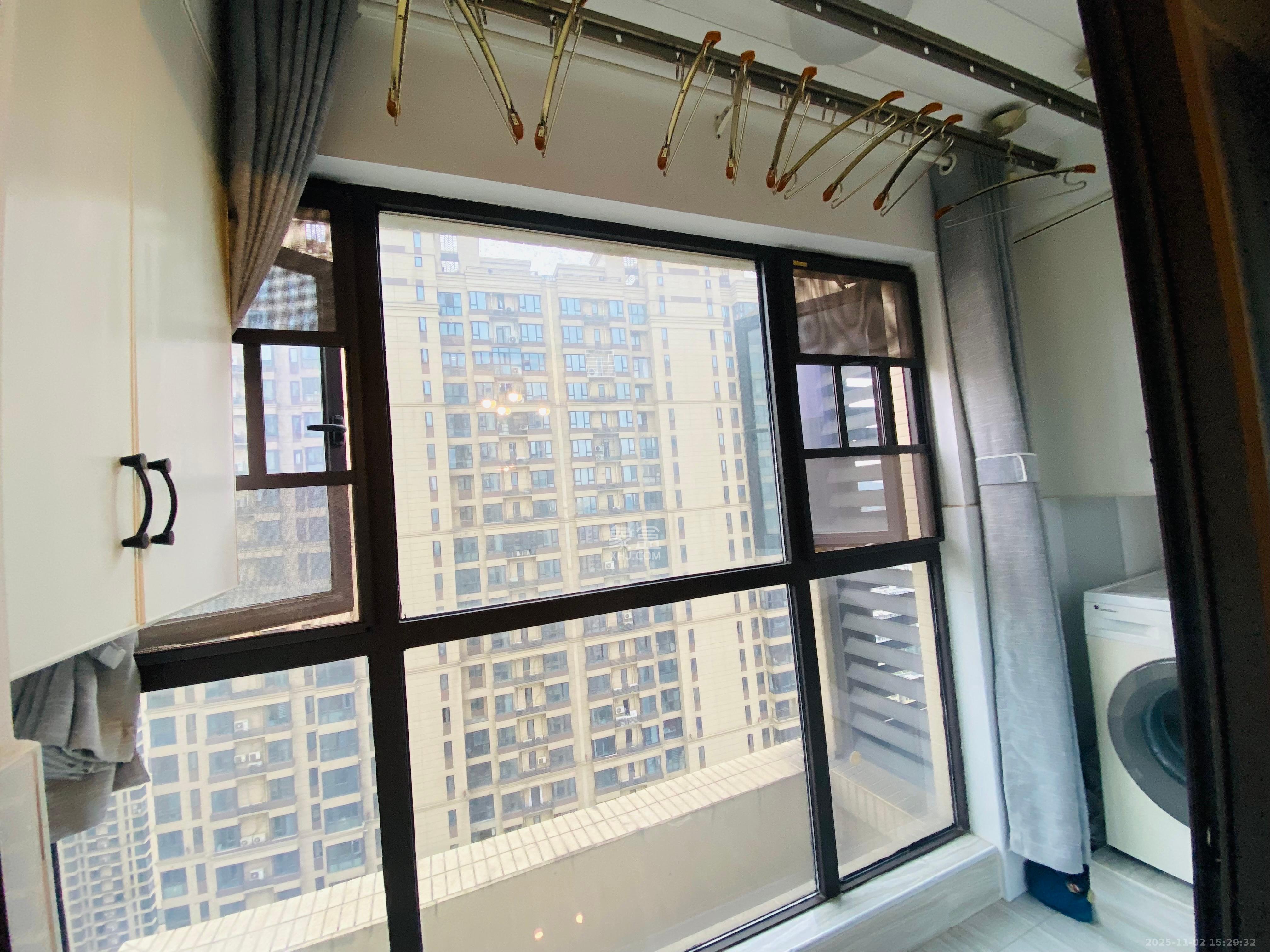 保利西海岸B区  2室2厅1卫    3200.0元/月室内图