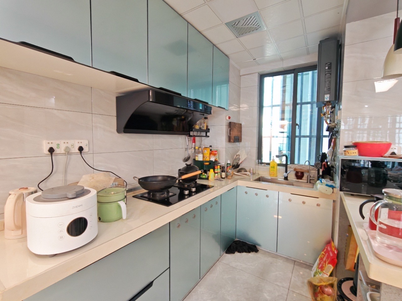 蓝海瑞园 1室0厅0卫 145.0万 蓝海瑞园 1室0厅0卫 145.0万客厅