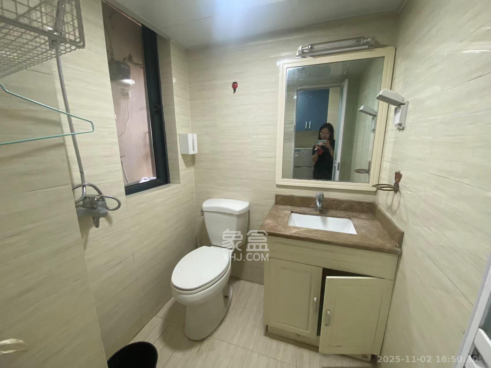 中建芙蓉工社  1室1厅1卫    1300.0元/月室内图