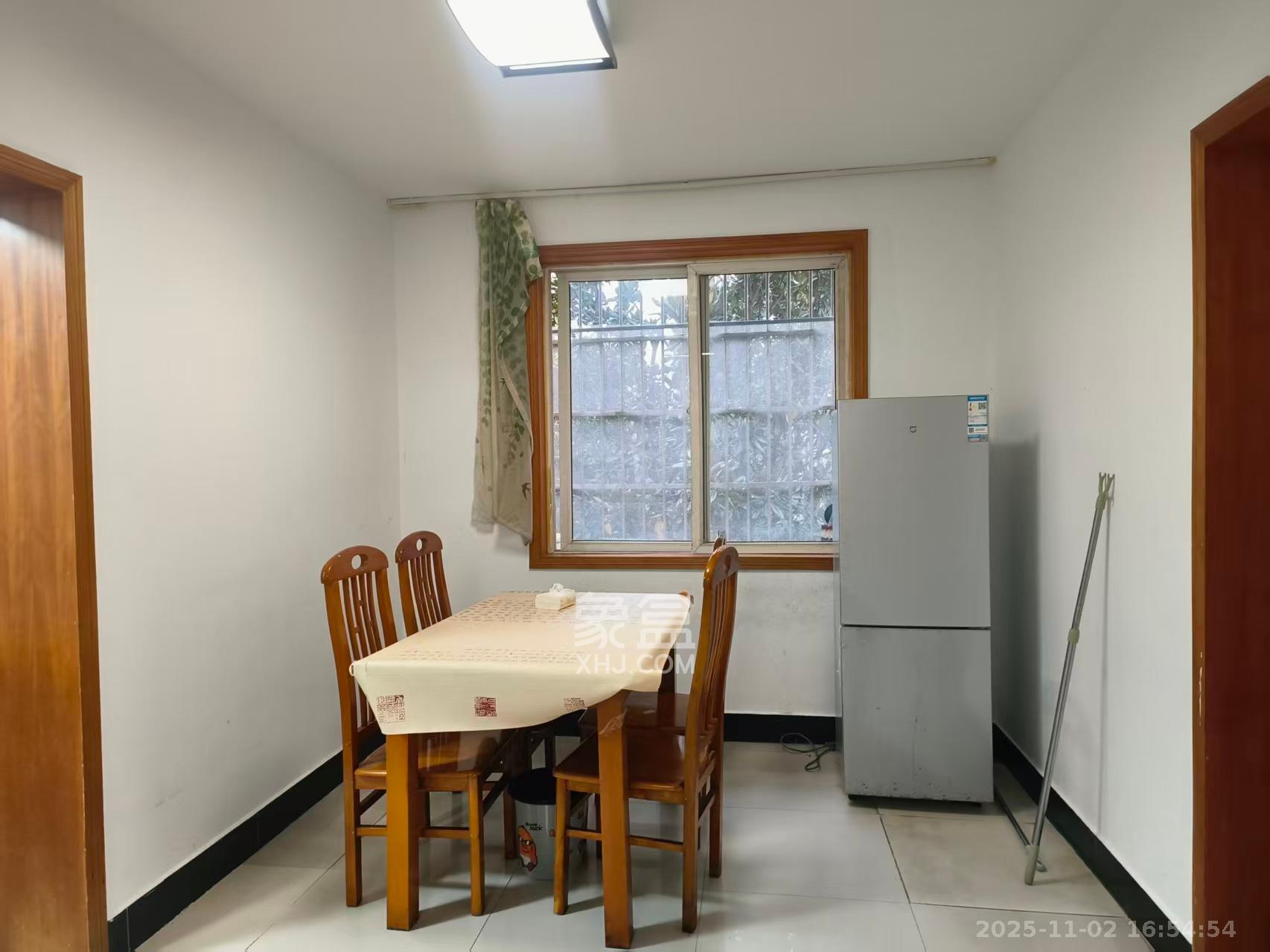 枫林美景  2室2厅1卫    2000.0元/月室内图