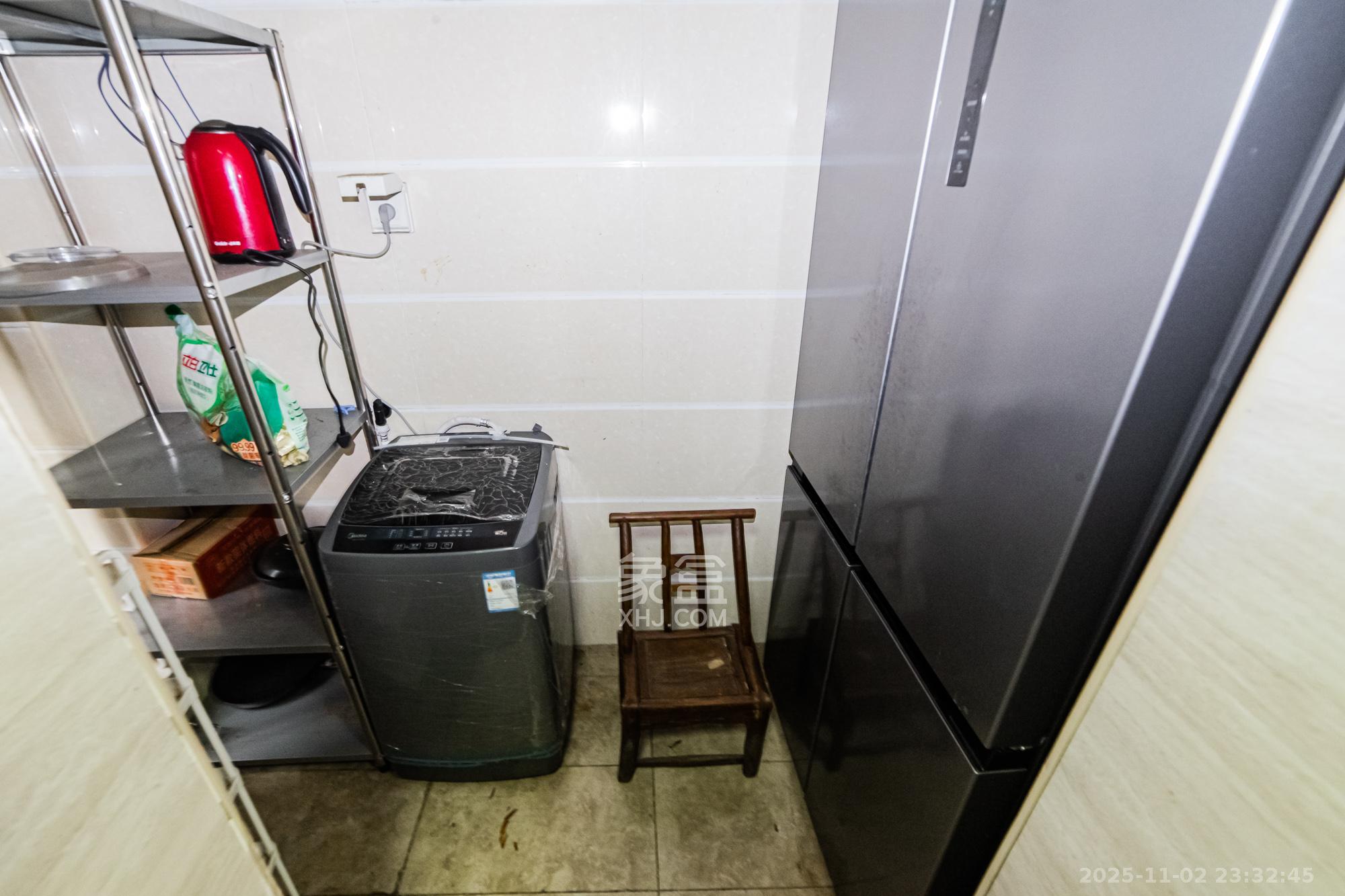 珠江郦城薰衣道  4室2厅2卫    138.0万阳台