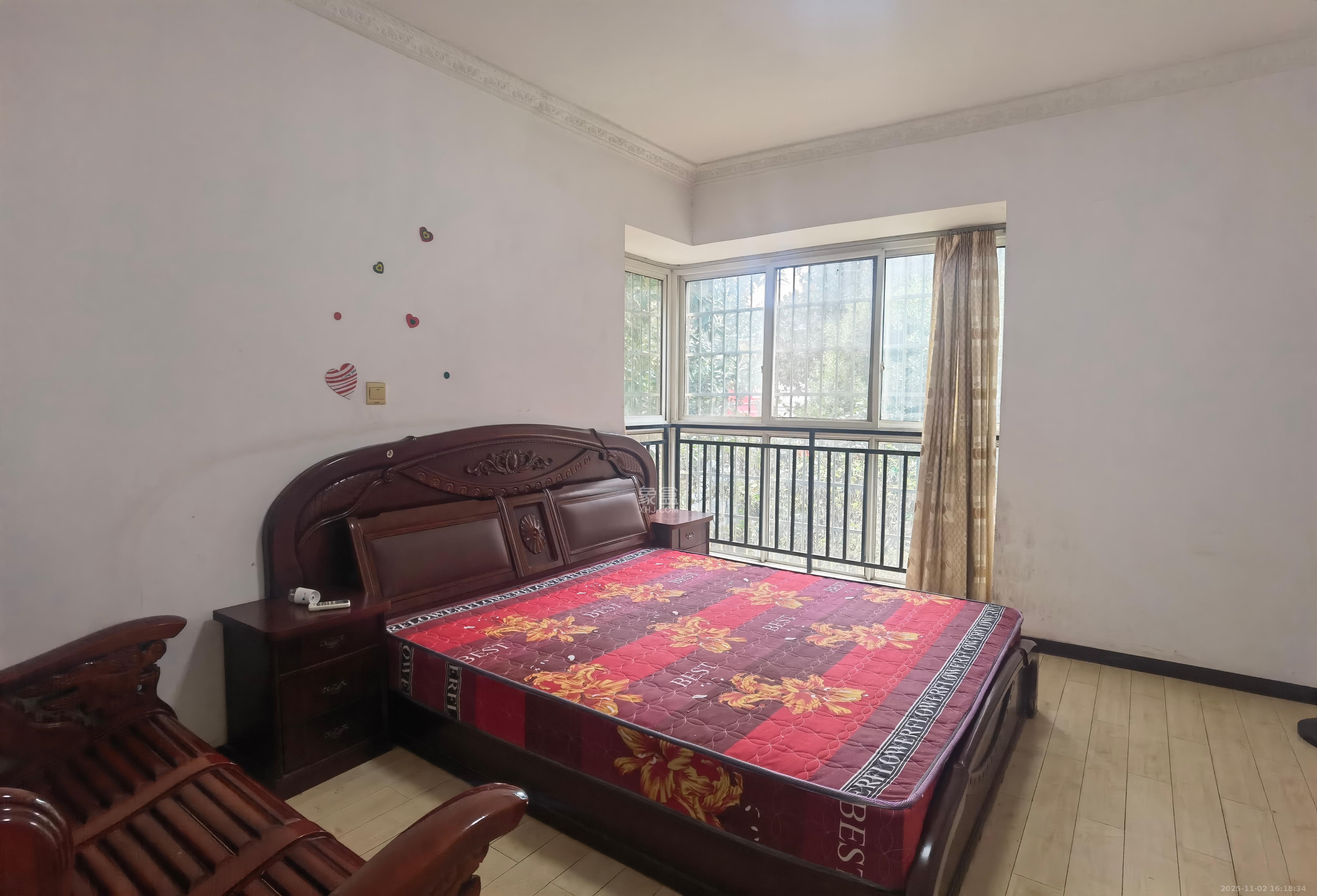 幸福洋房 4室2厅2卫 1700.0元/月 幸福洋房 4室2厅2卫 1700.0元/月室内图